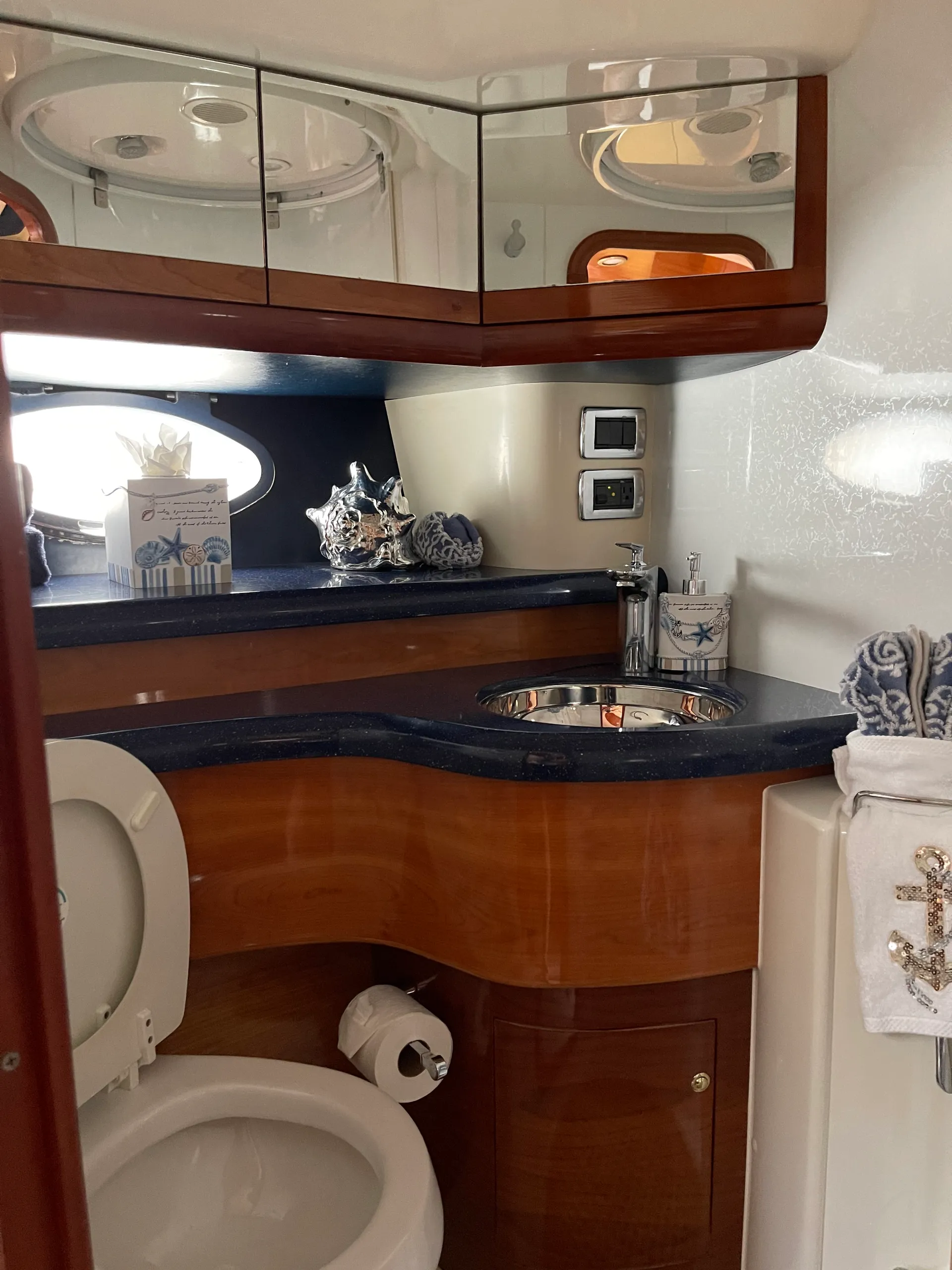 Cranchi 50 Mediterranee HT in Hallandale Beach, FL — photo 8