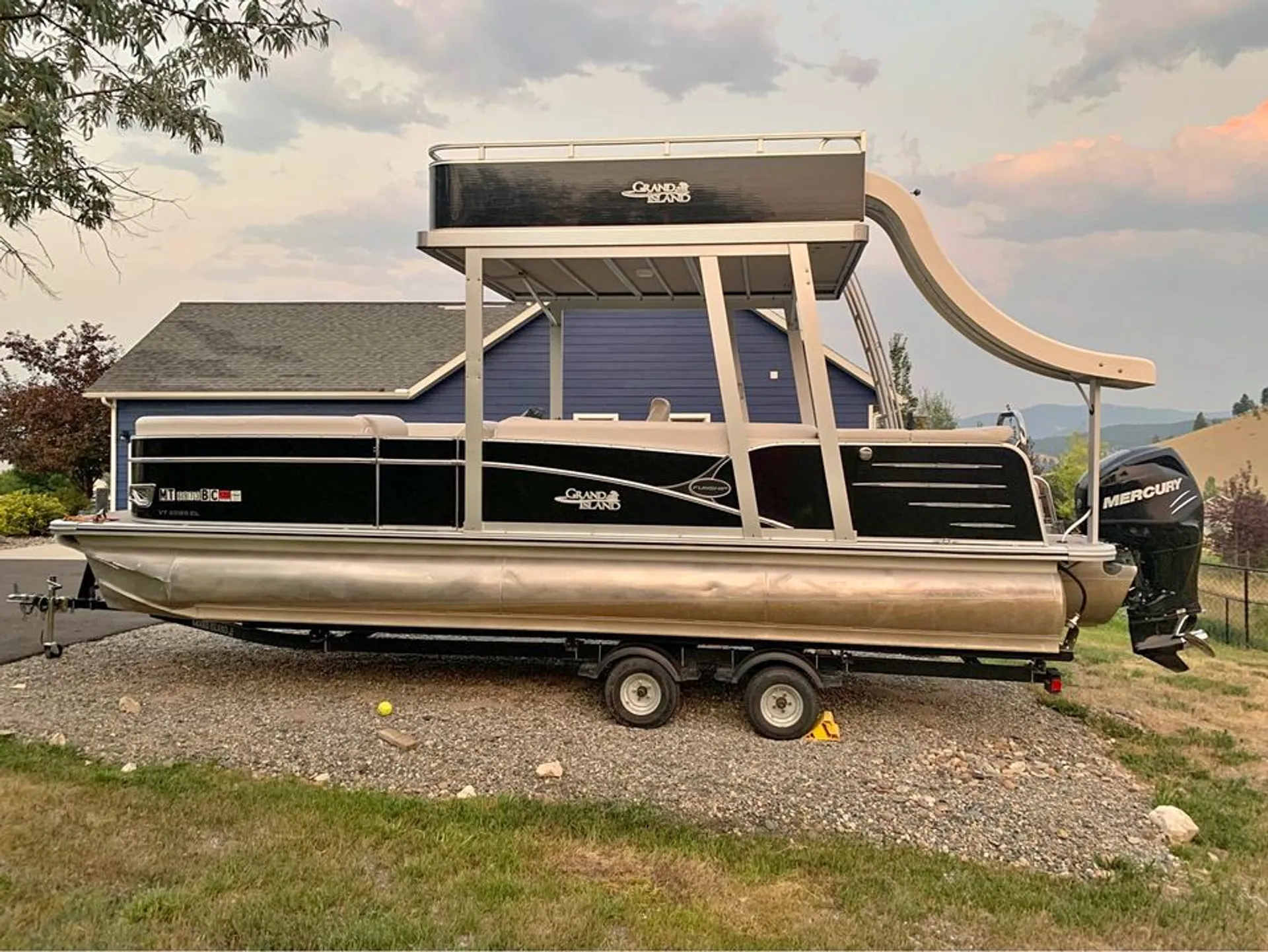 Slide & Upper Deck - 25' Tri-Toon Pontoon Boat - 175hp 