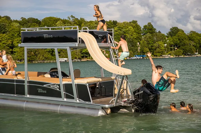 Rent a Tahoe Pontoons pontoon in Coeur d'Alene, ID near me