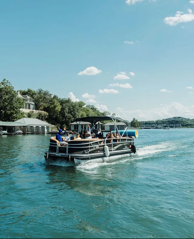 Rent a pontoon in Austin, TX near me