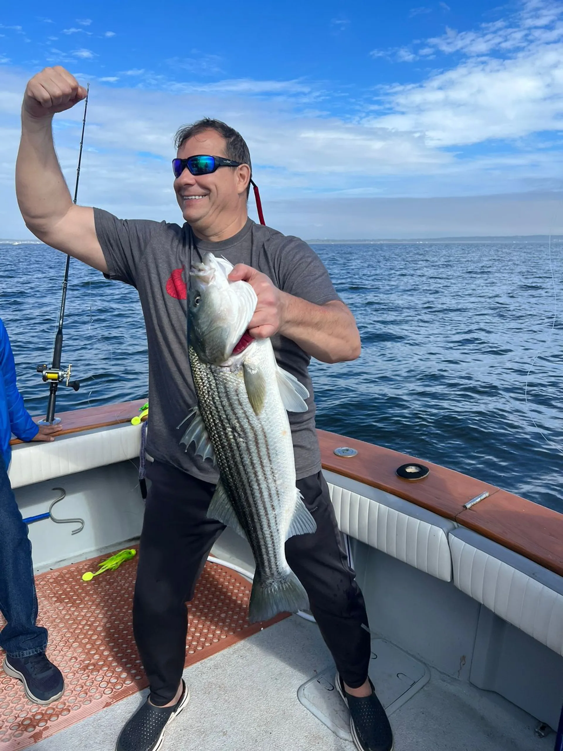 Ultimate Fishing trips in NY and NJ with 43ft Custom Viking Express 