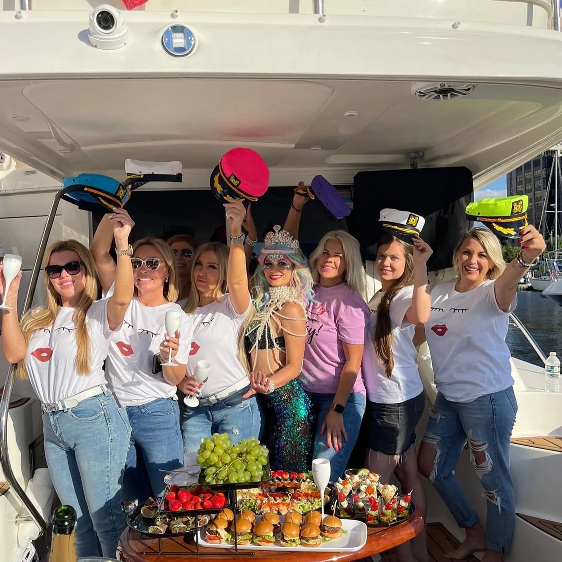 46 foot fully loaded Sea Ray Luxury Yacht. Minutes