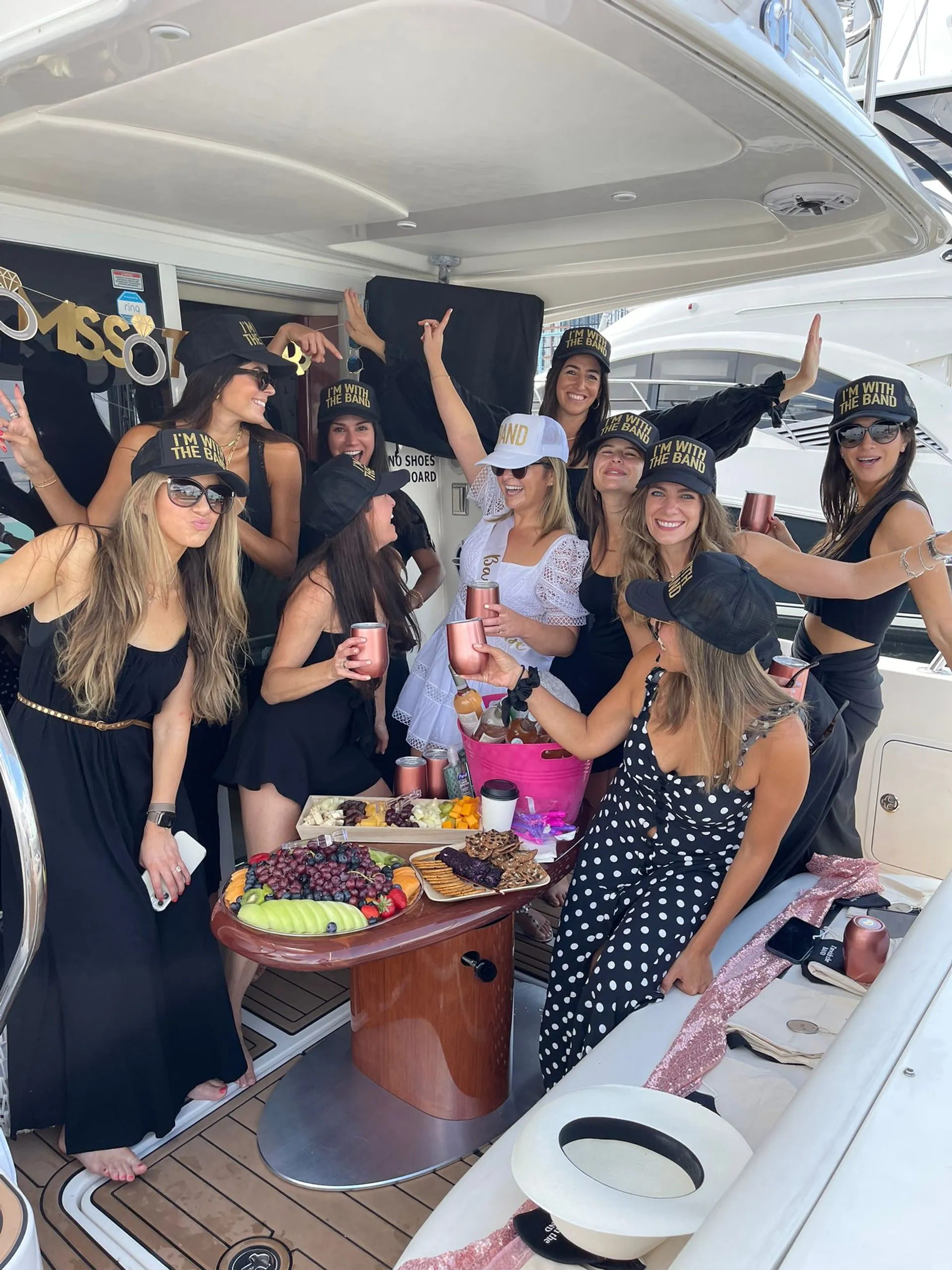 46 foot fully loaded Sea Ray Luxury Yacht. Minutes