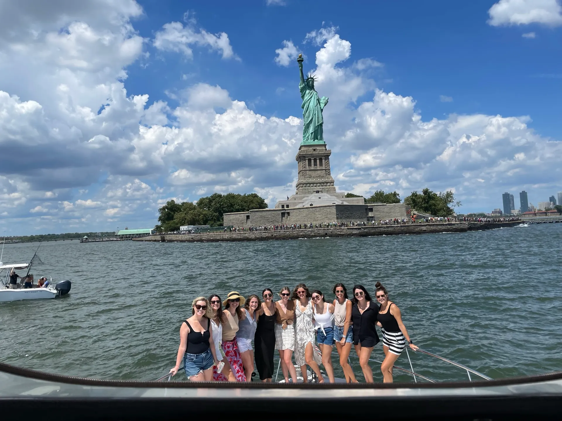 46 foot fully loaded Sea Ray Luxury Yacht. Minutes