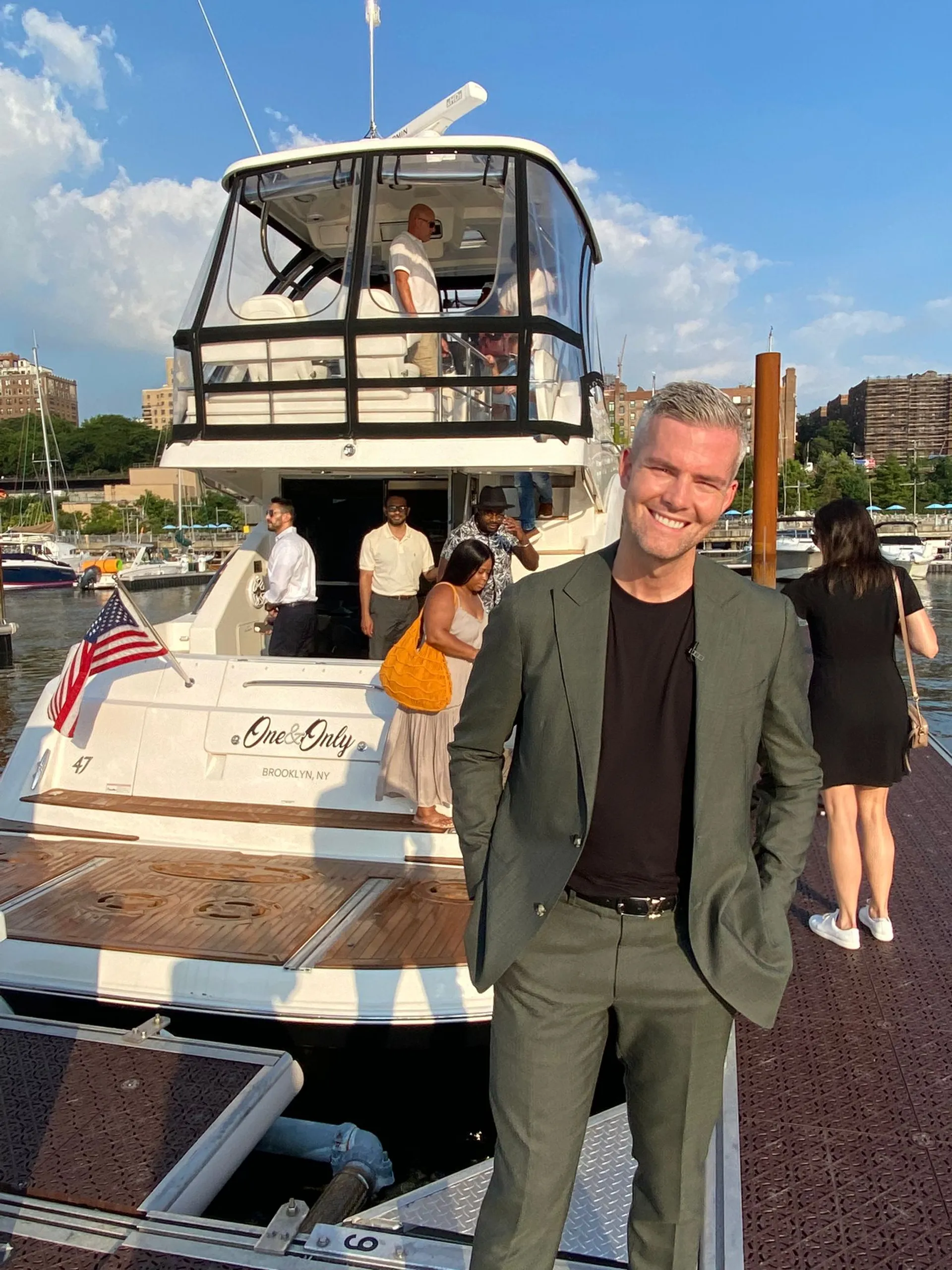 46 foot fully loaded Sea Ray Luxury Yacht. Minutes