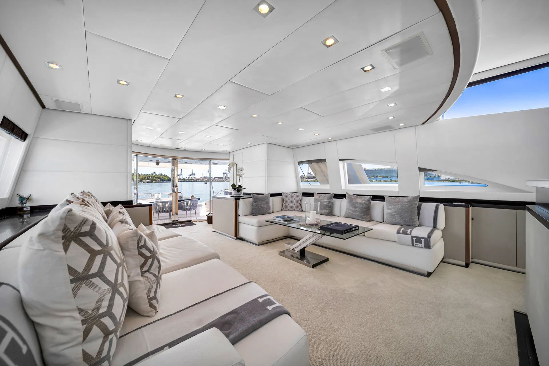 105' Leopard includes tip and water toys