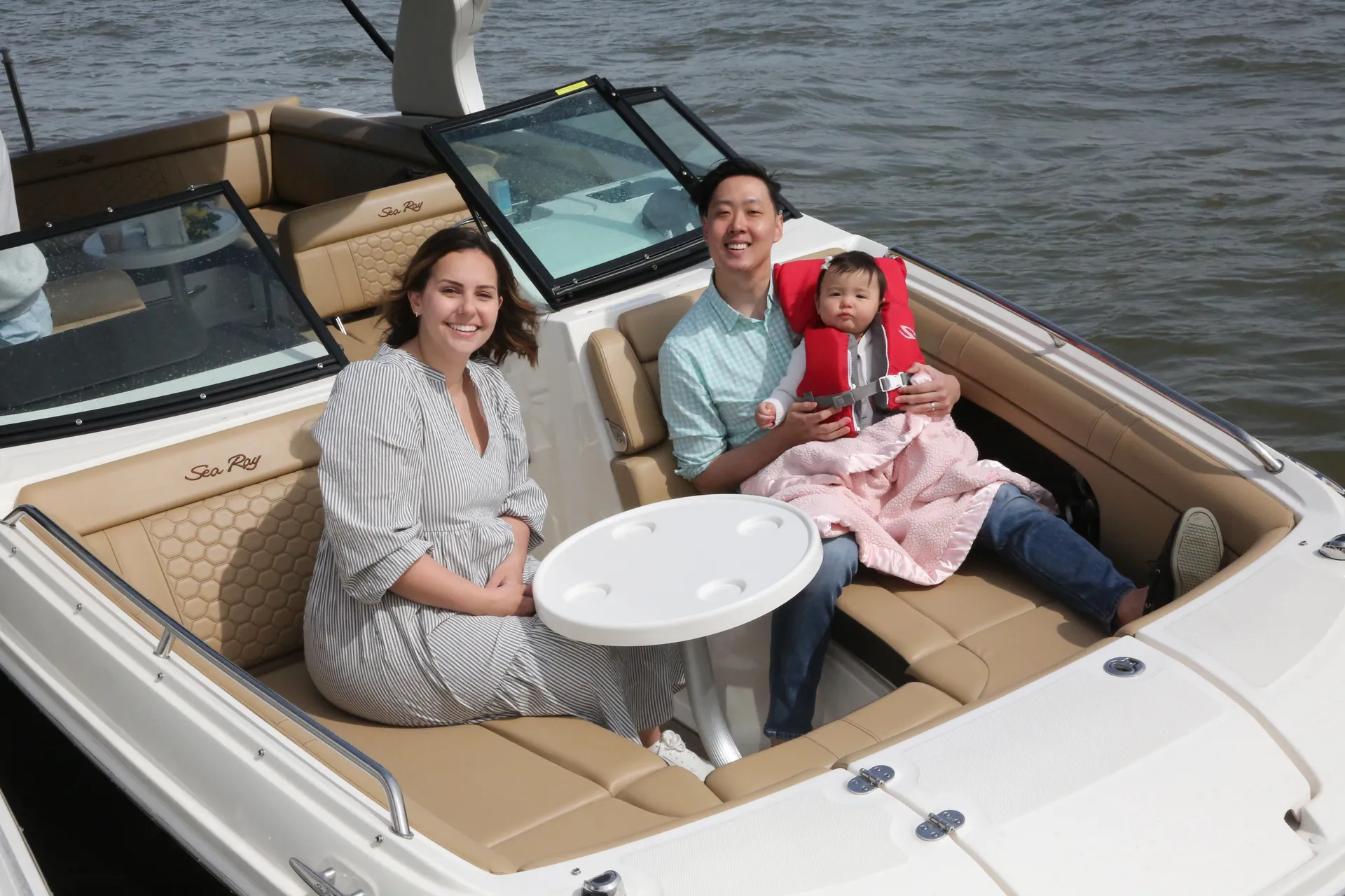 *Female Owned*-Manhattan #1 Luxury Yacht- 8 Passengers