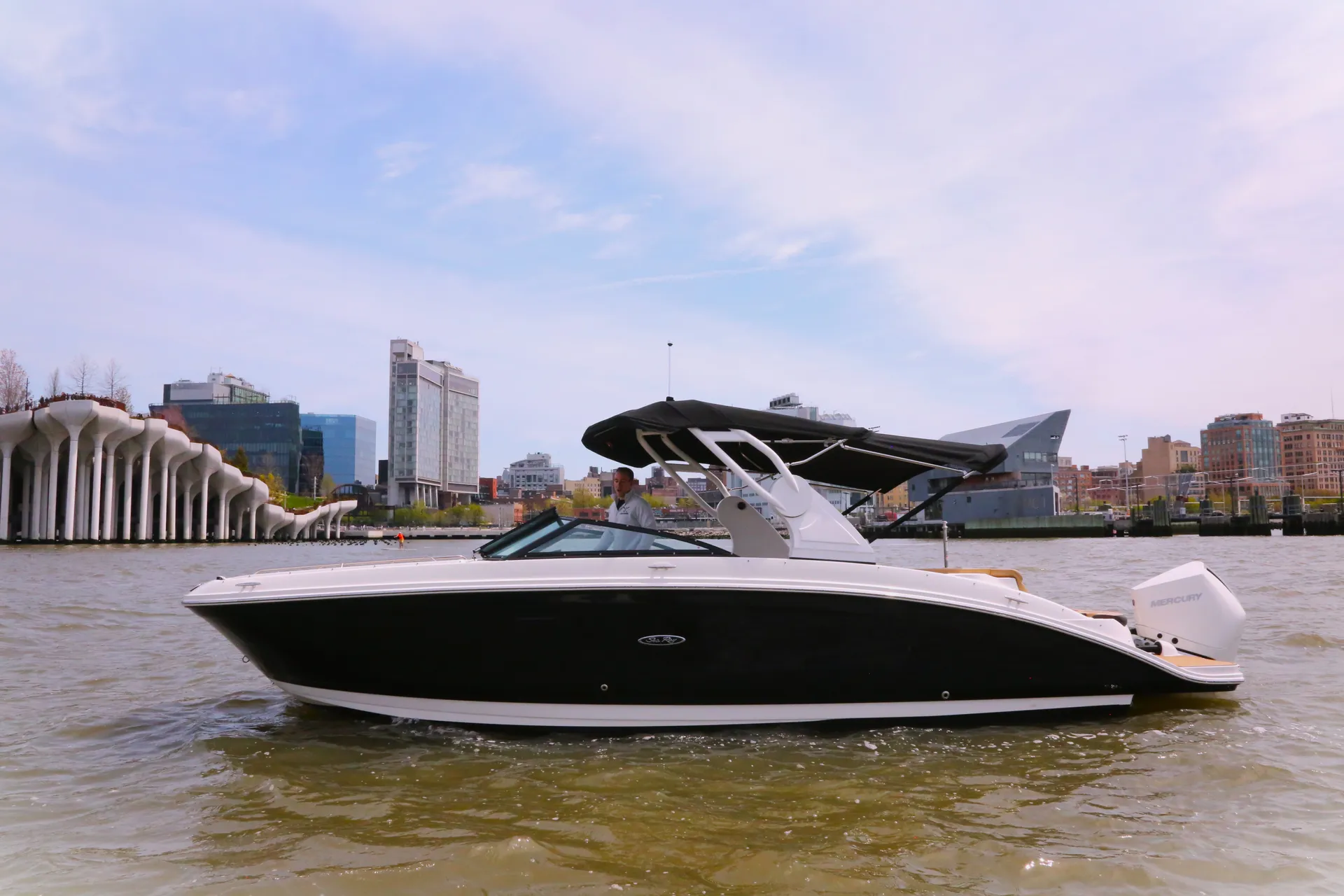 *Female Owned*-Manhattan #1 Luxury Yacht- 8 Passengers