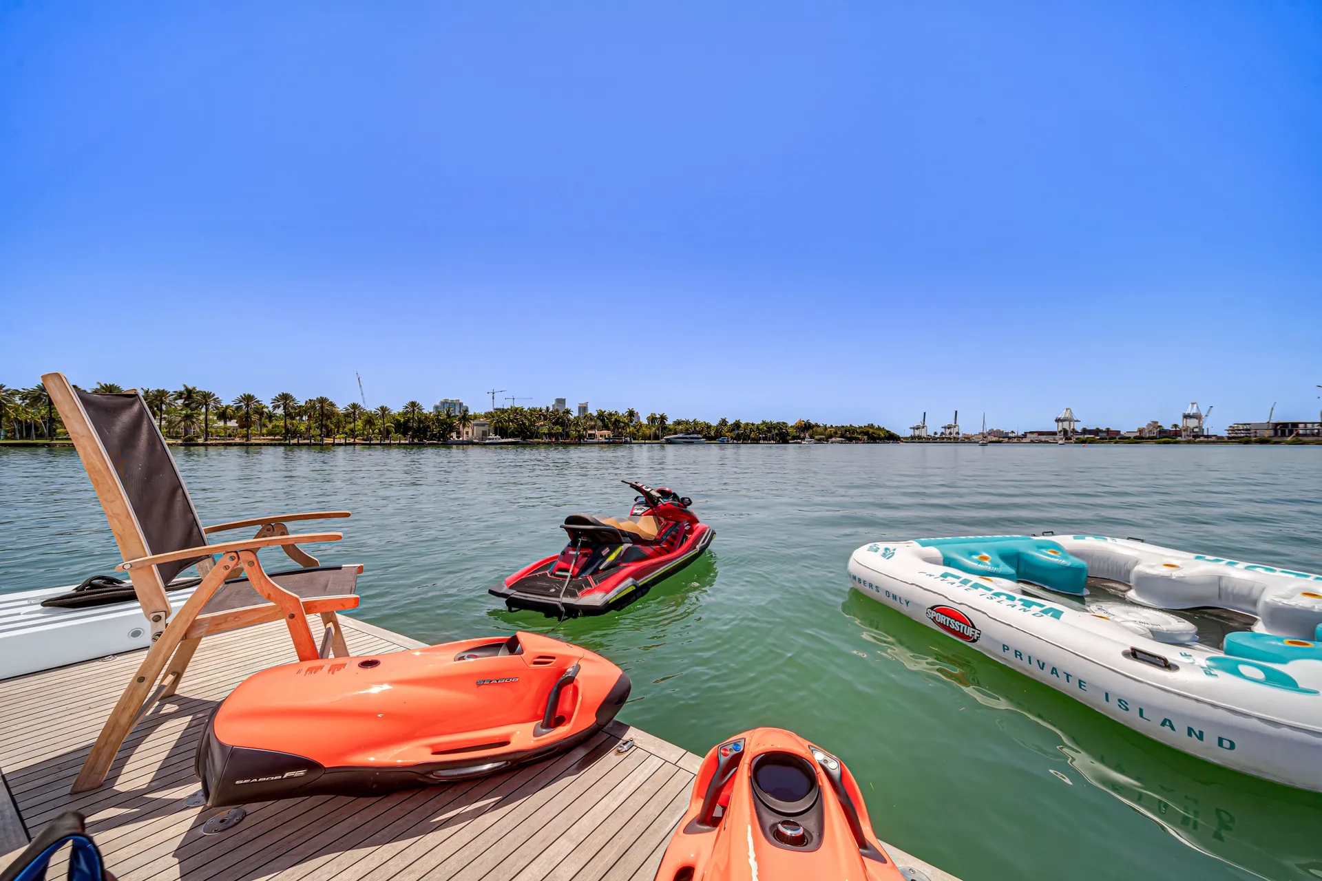105' Leopard includes tip and water toys