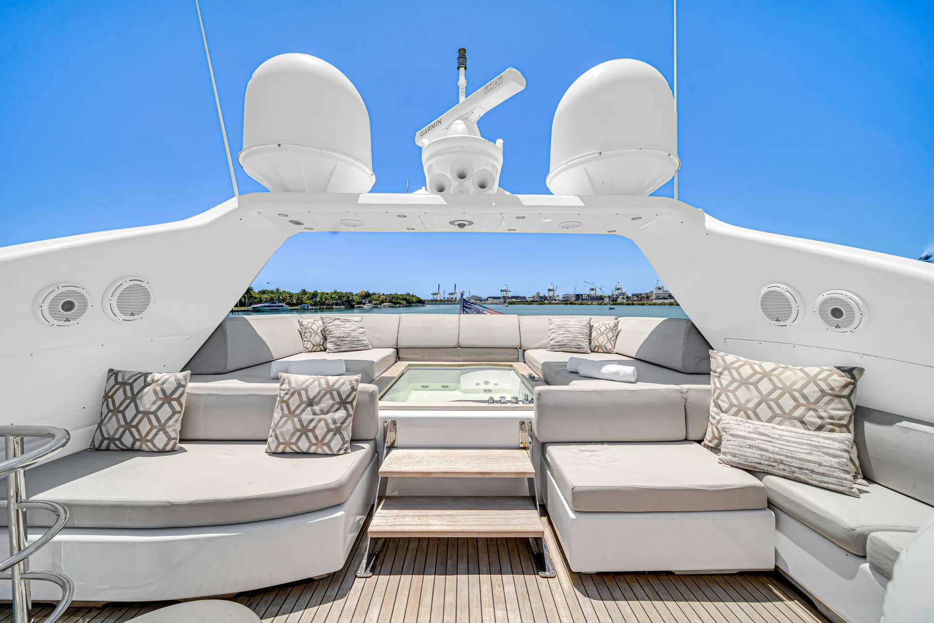 105' Leopard includes tip and water toys