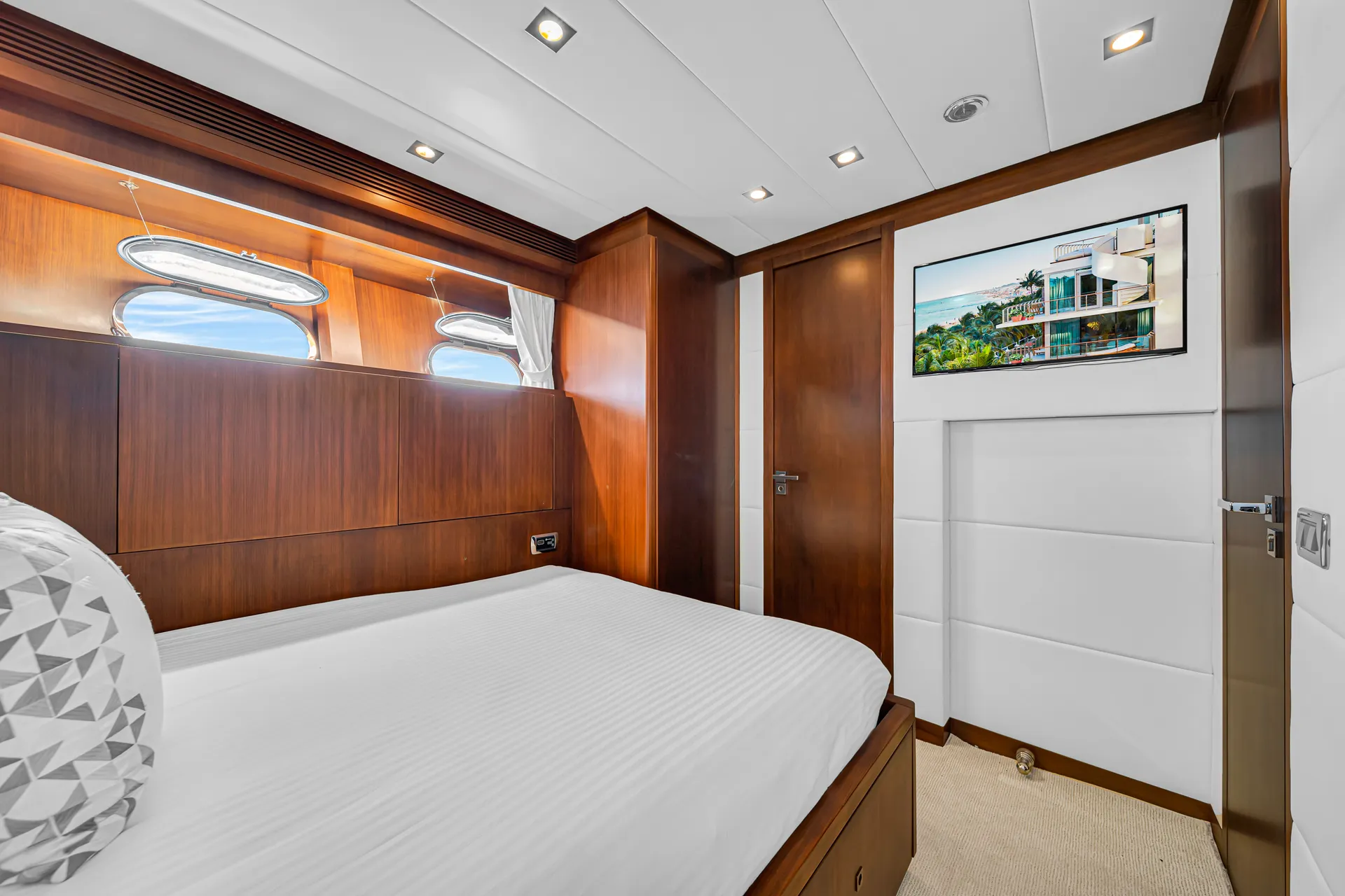 105' Leopard includes tip and water toys