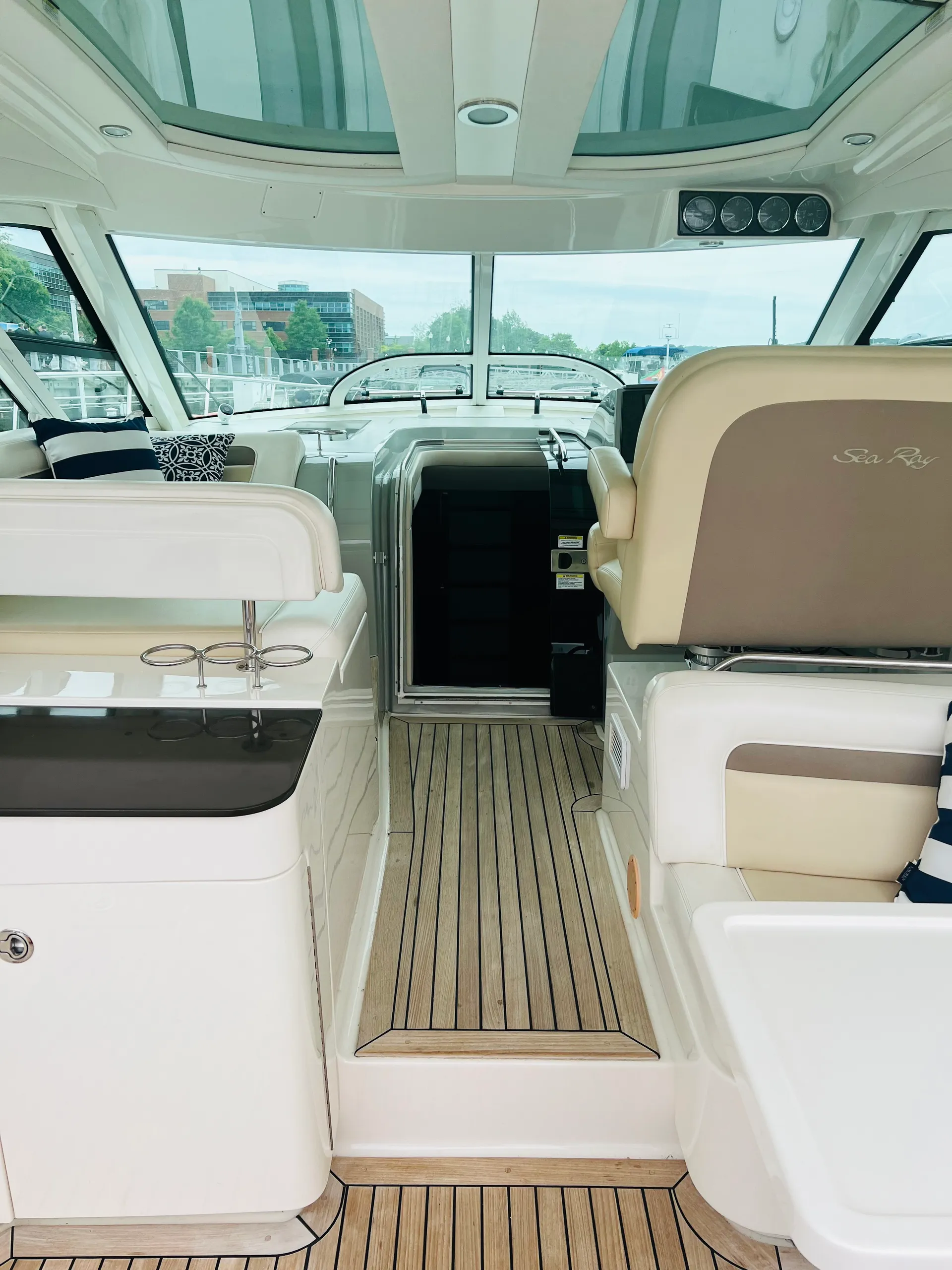 50'  Sea Ray Luxury sport Yacht