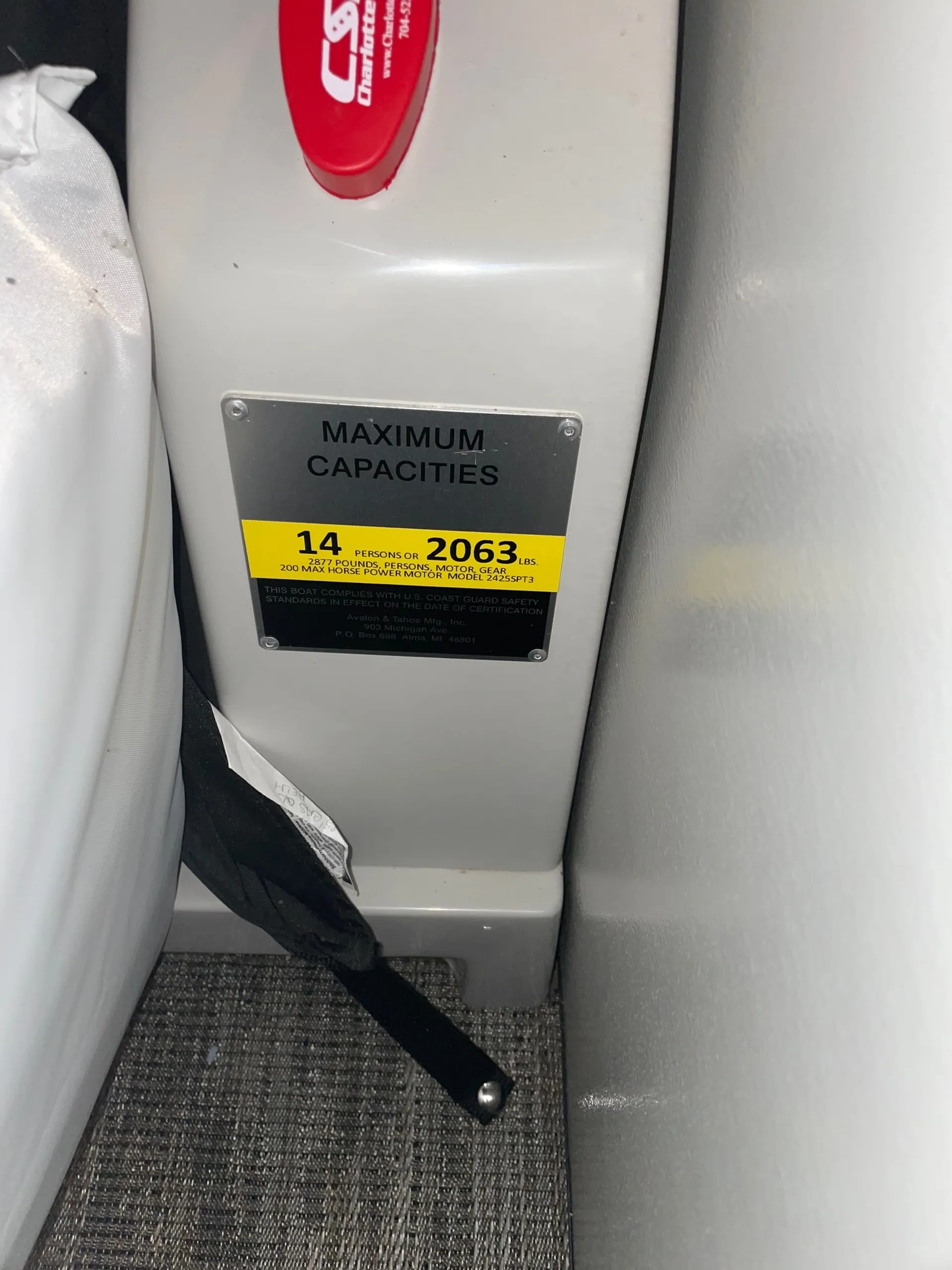 Luxury Tahoe Cascade 200HP Tritoon - 25’ Quad Lounger