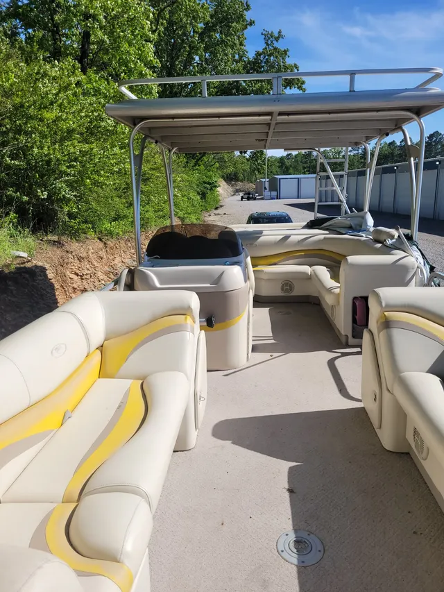 Rent a Fisher pontoon in Hot Springs, AR near me