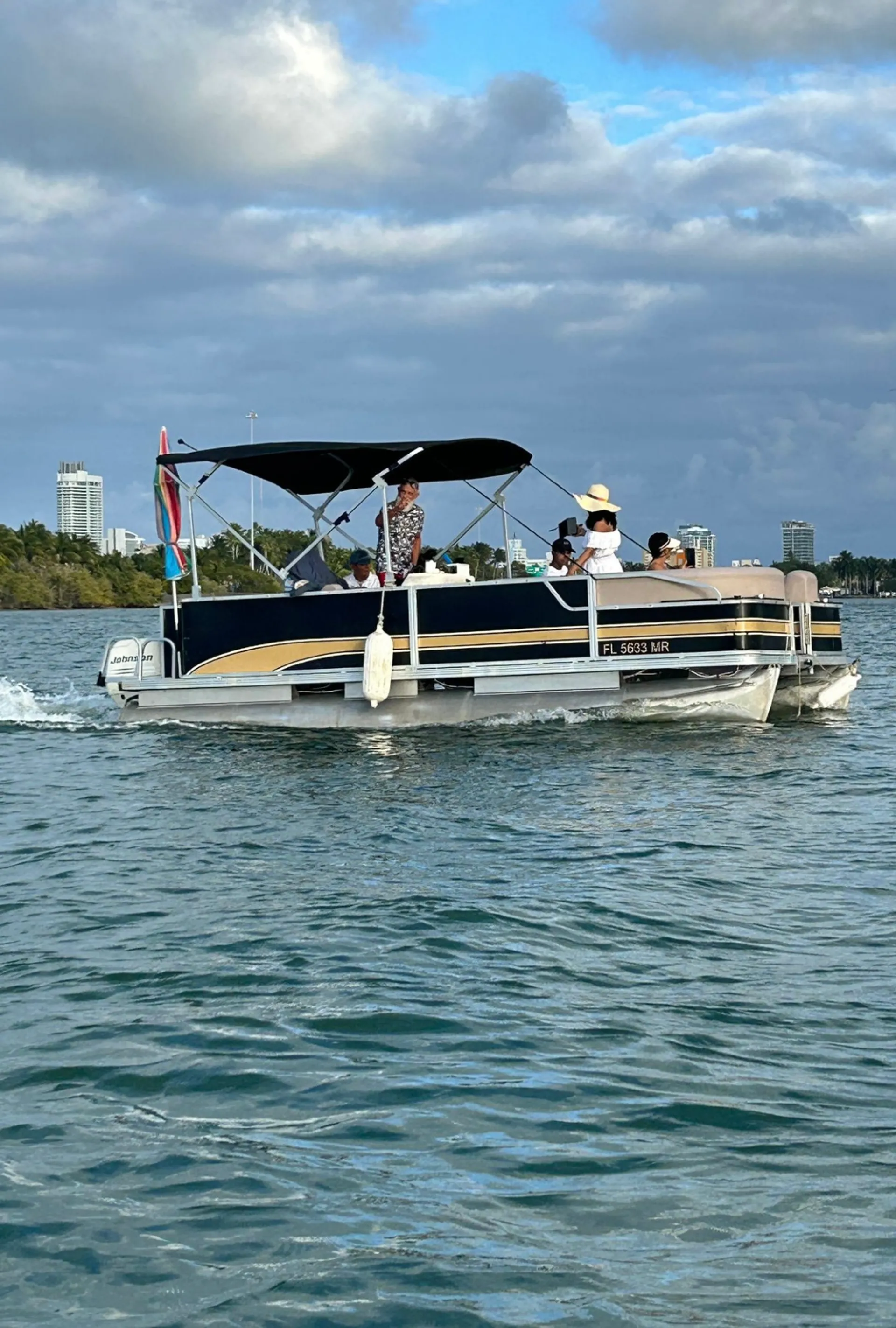 Avalon Pontoons 20' CC Fish N Fun in Miami, FL — photo 2