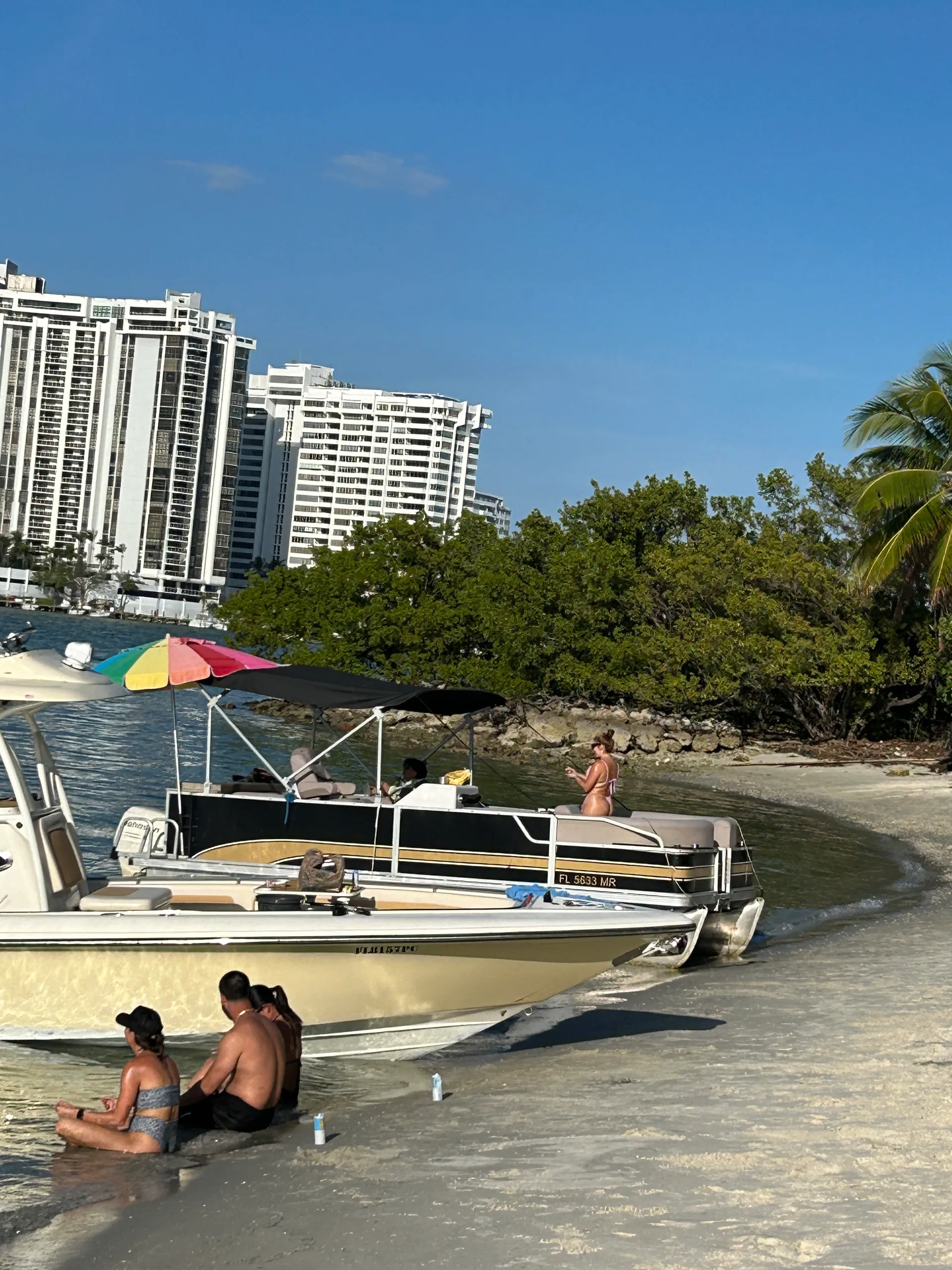 Avalon Pontoons 20' CC Fish N Fun in Miami, FL — photo 3