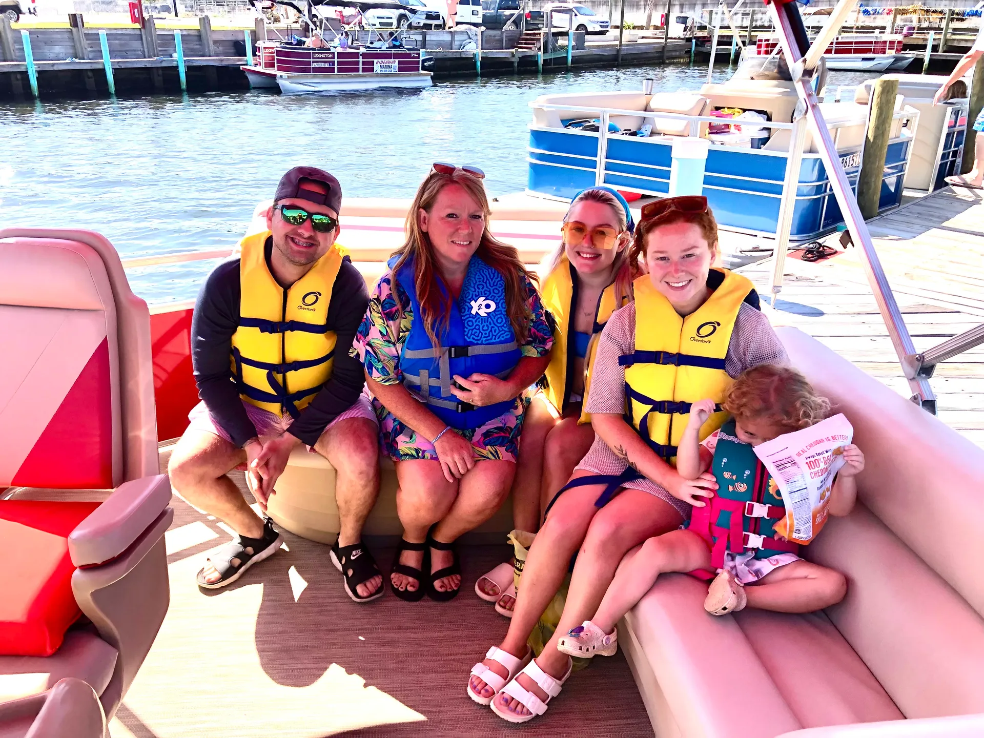 22' Leisure Craft - Built for fun! 11 ppl