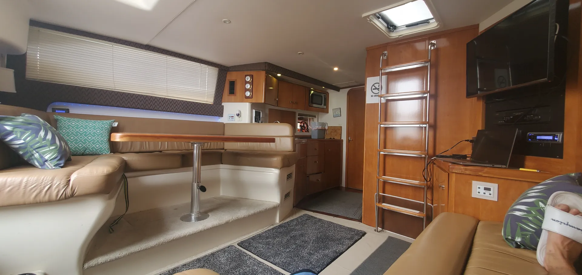 Chicago’s Best Party Yacht – 40’ Double Decker Carver