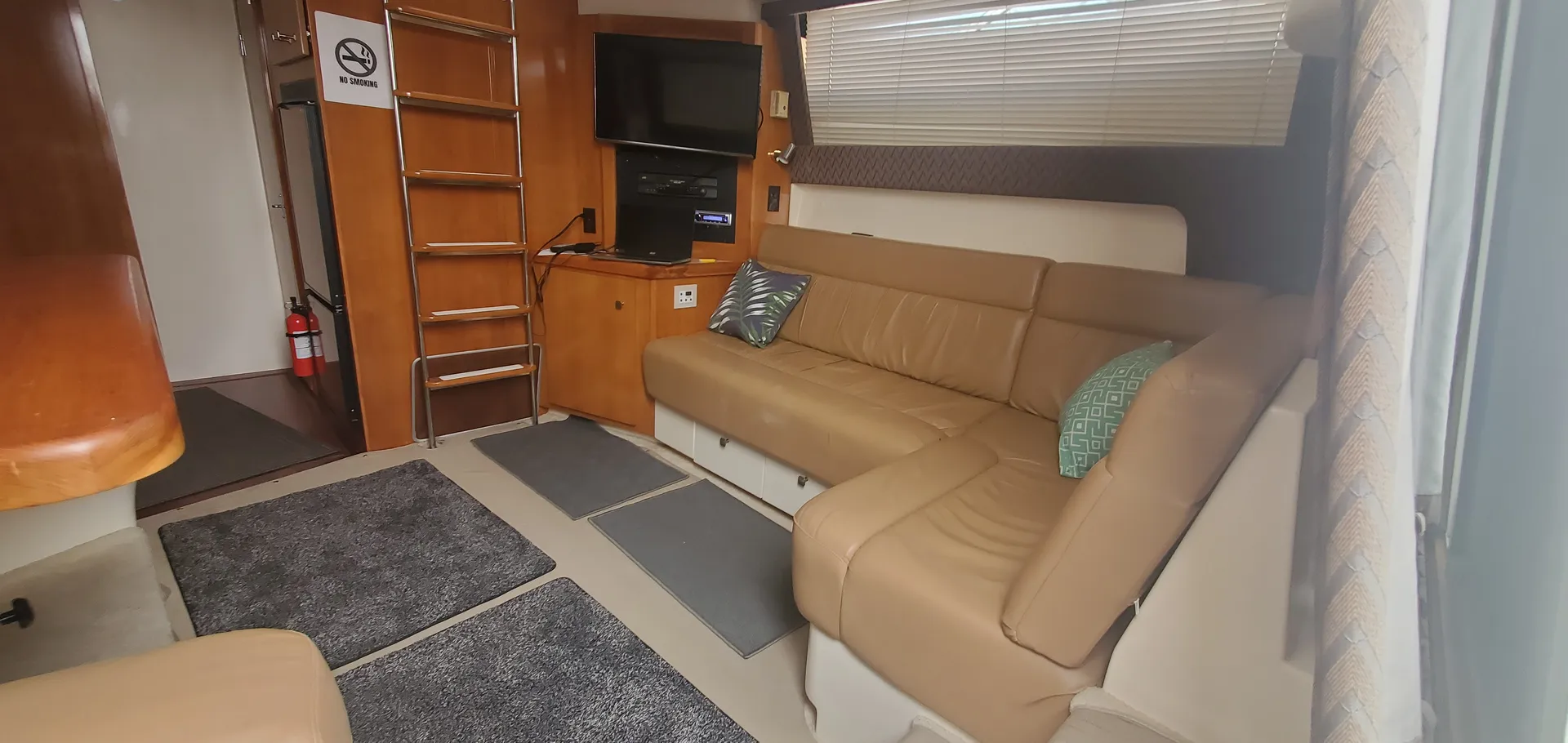 Chicago’s Best Party Yacht – 40’ Double Decker Carver