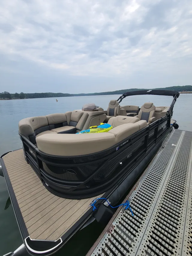 Rent a STARCRAFT MARINE pontoon in Cartersville, GA near me