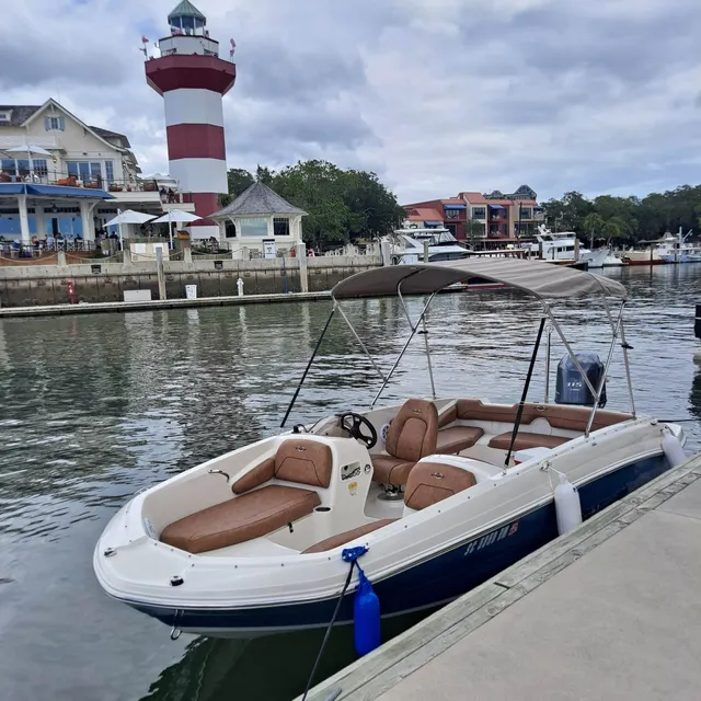 Rent a STINGRAY BOATS deck boat in Bluffton, SC near me