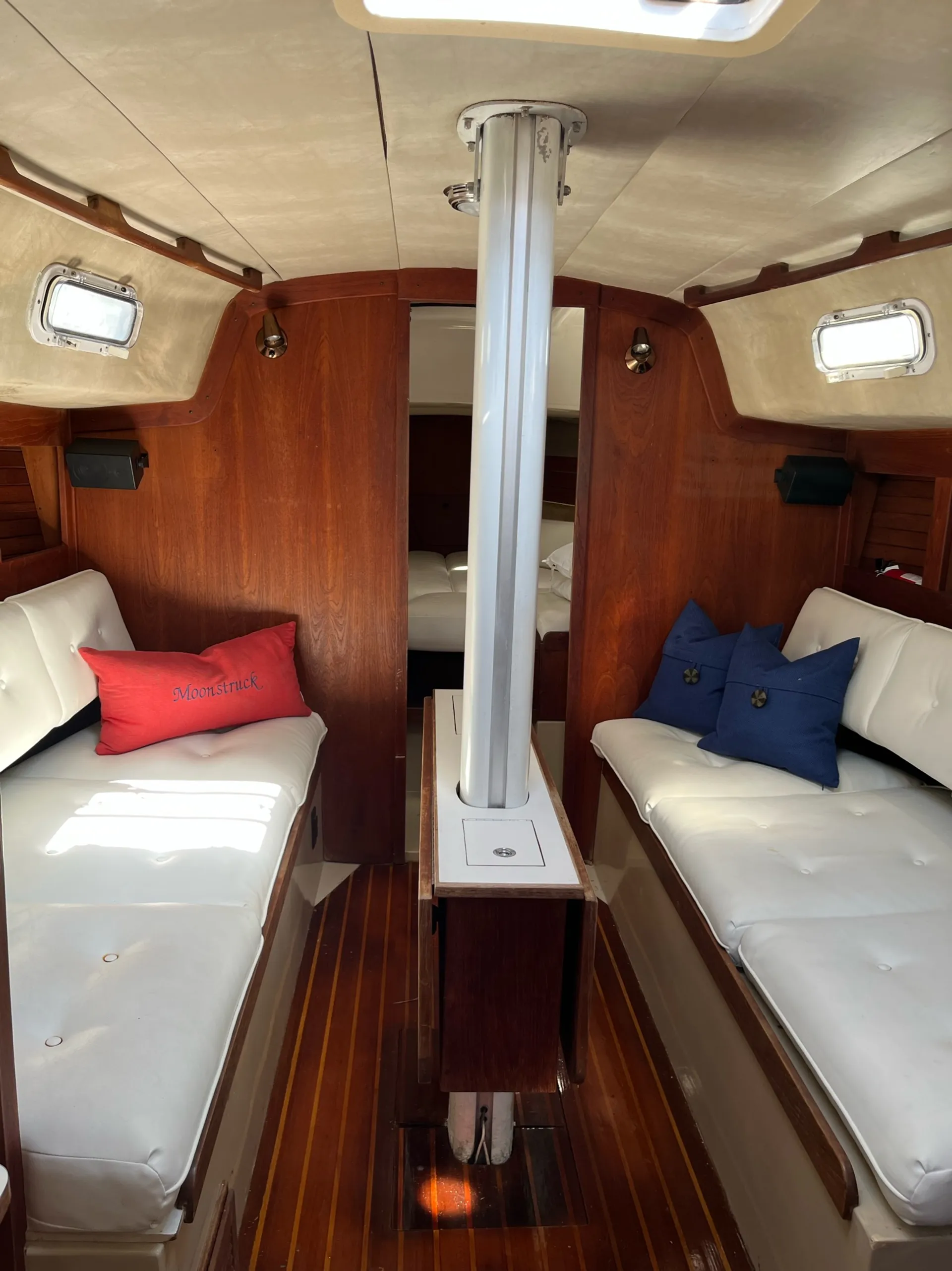 Moonstruck - Cal 35 Sloop