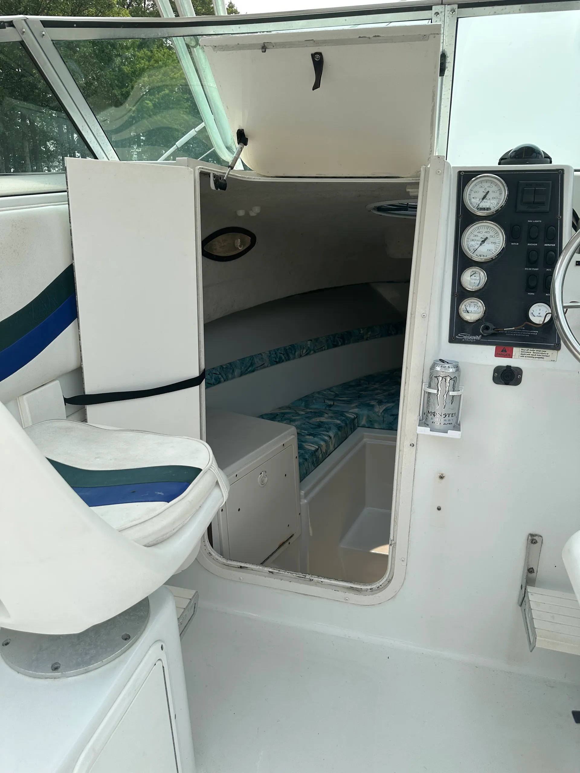 Seaswirl Boats 2300 WA Striper  in Bumpass, VA — photo 9