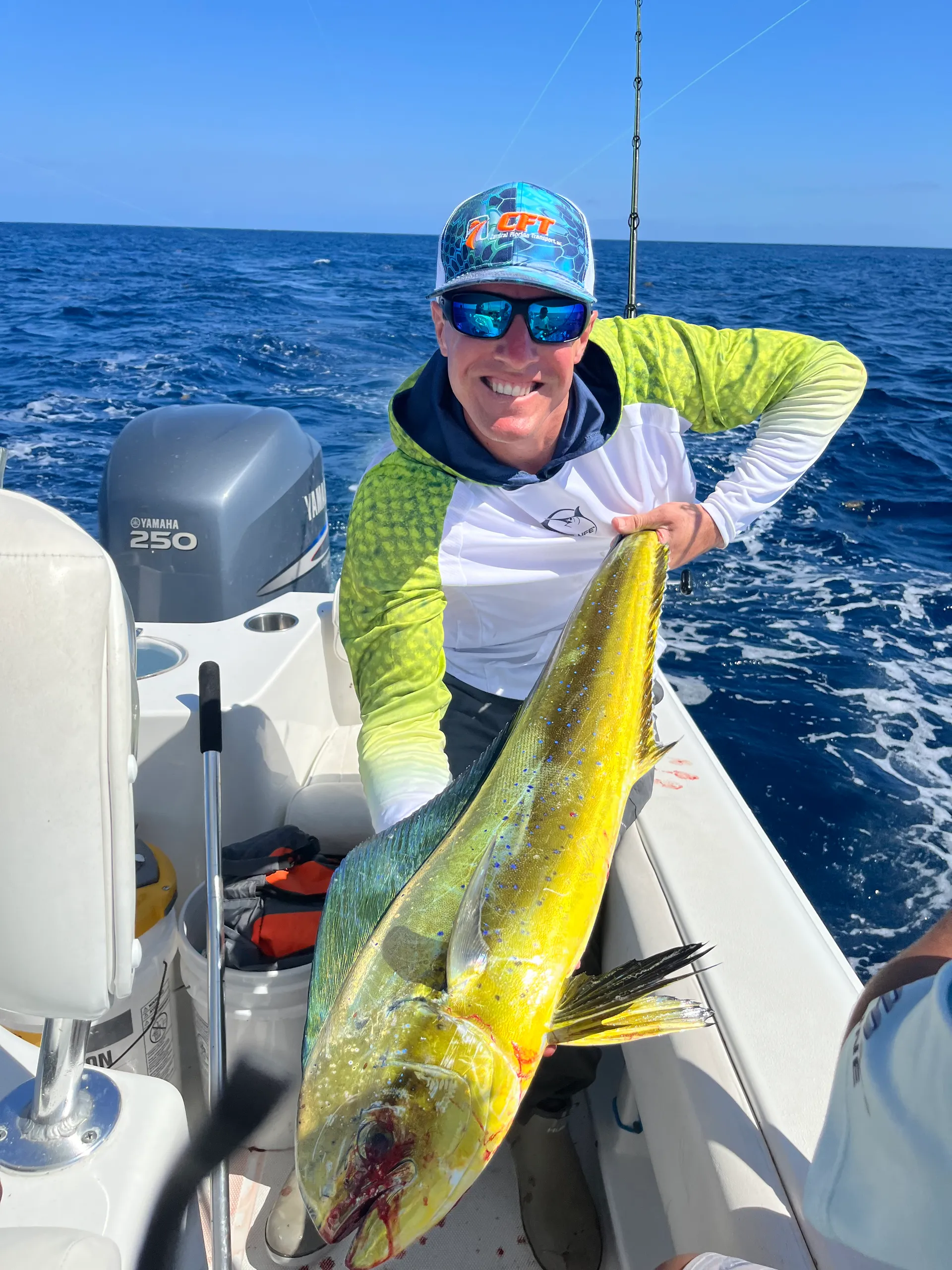 22.5 offshore center console boat