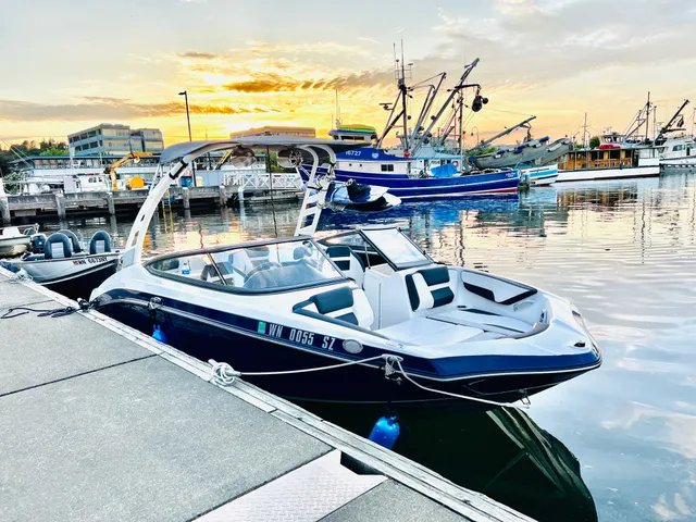 Rent a YAMAHA jet boat in Seattle, WA near me