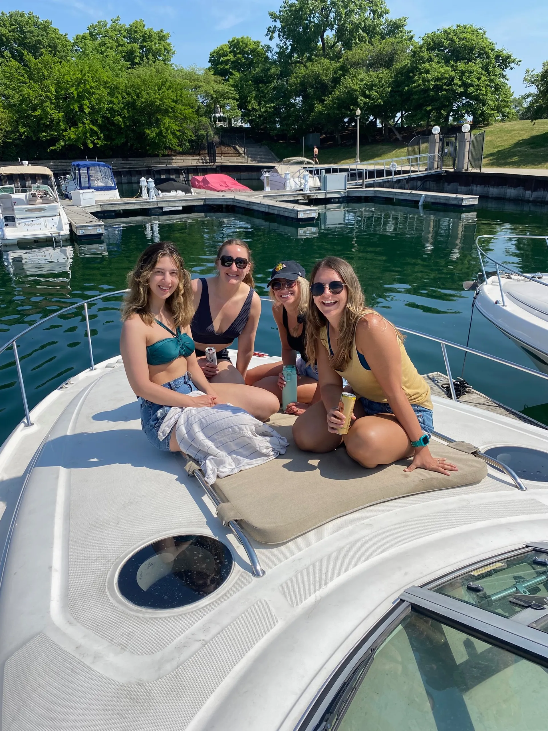 Luxury Yacht, Playpen, River cruises up to 13. Captain included!