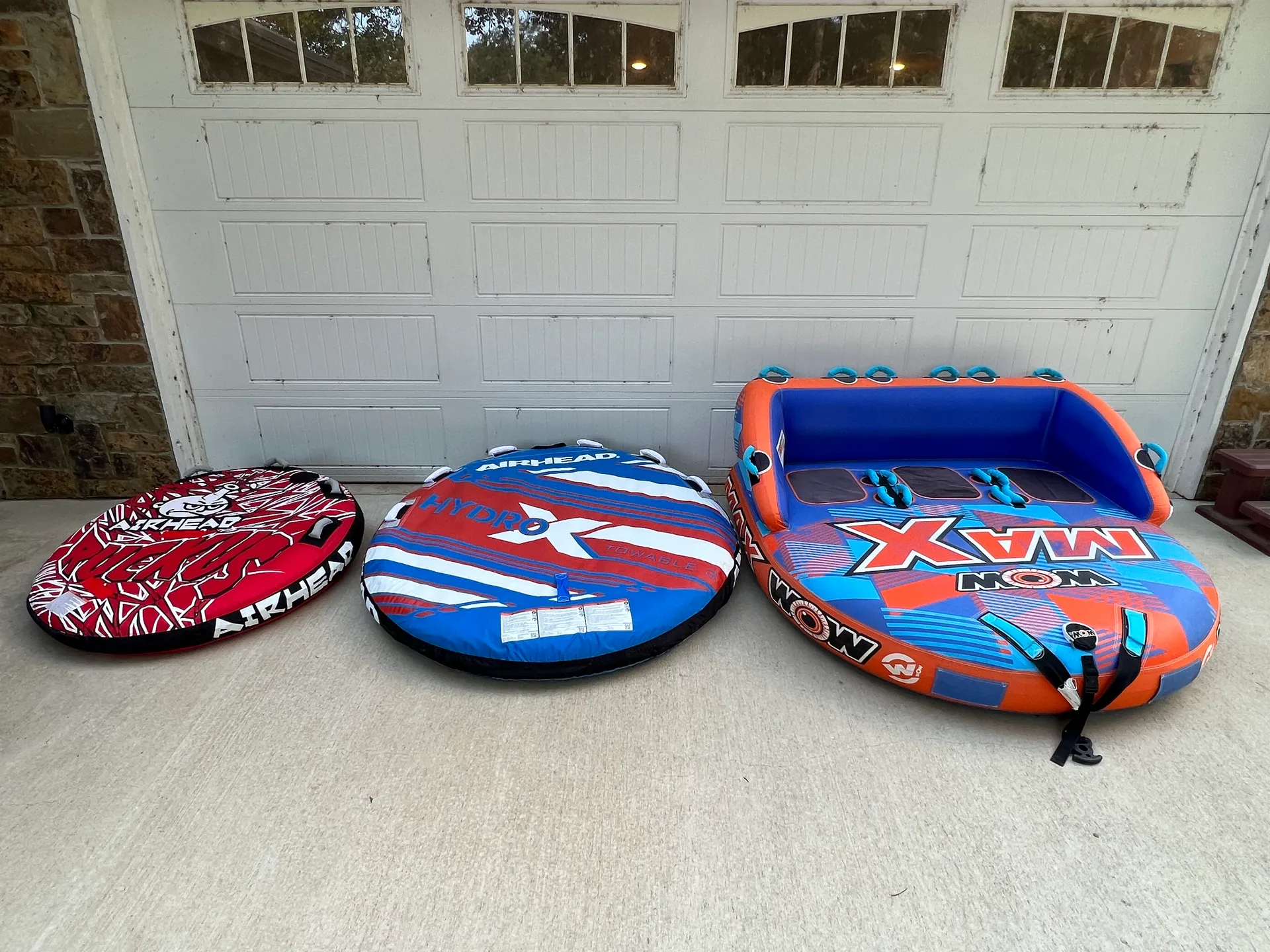 24 Foot pontoon boat for rent on Cedar Creek Lake 