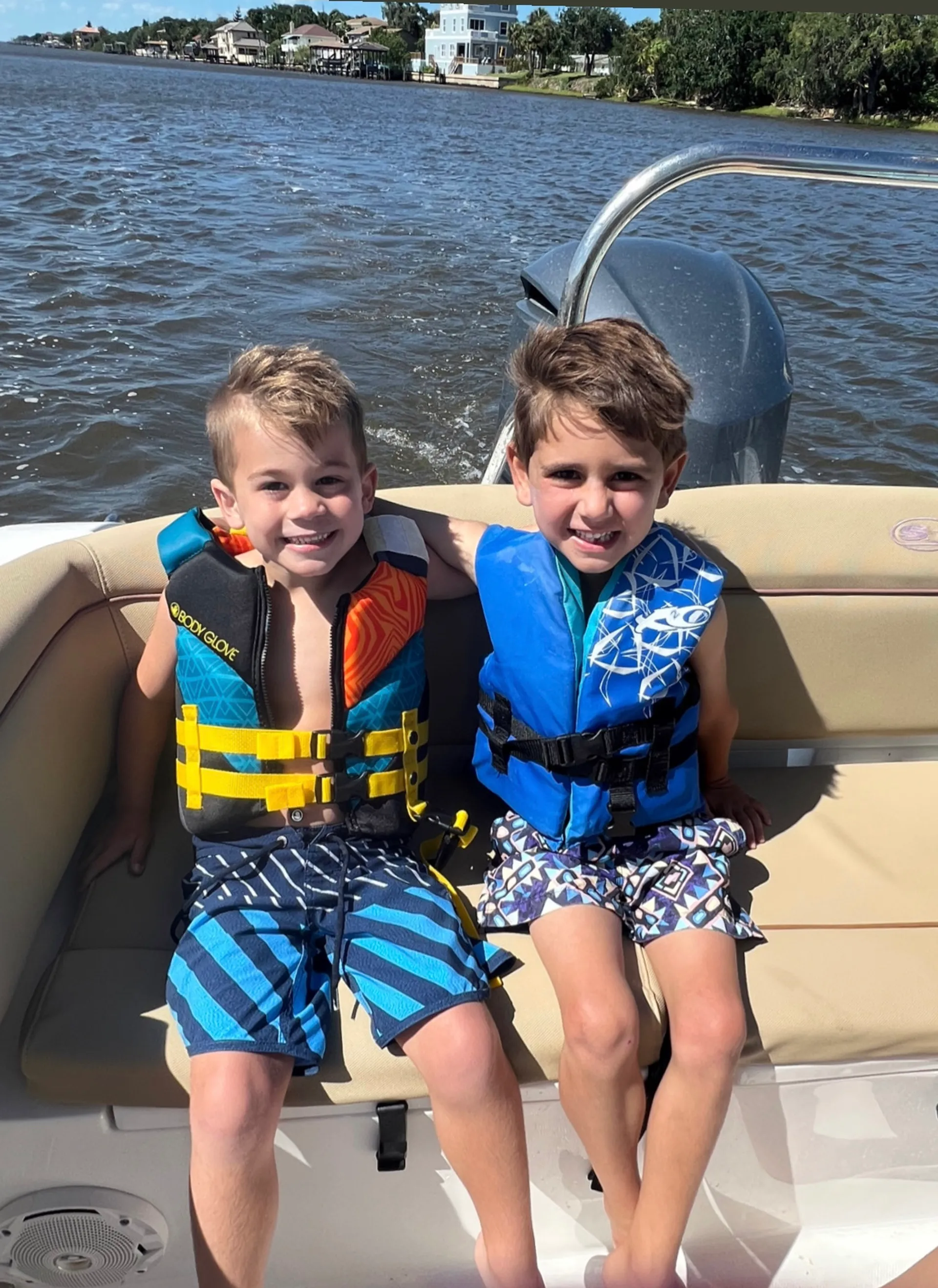 Beautiful and Large SeaHunt center console boat in Daytona Beach!