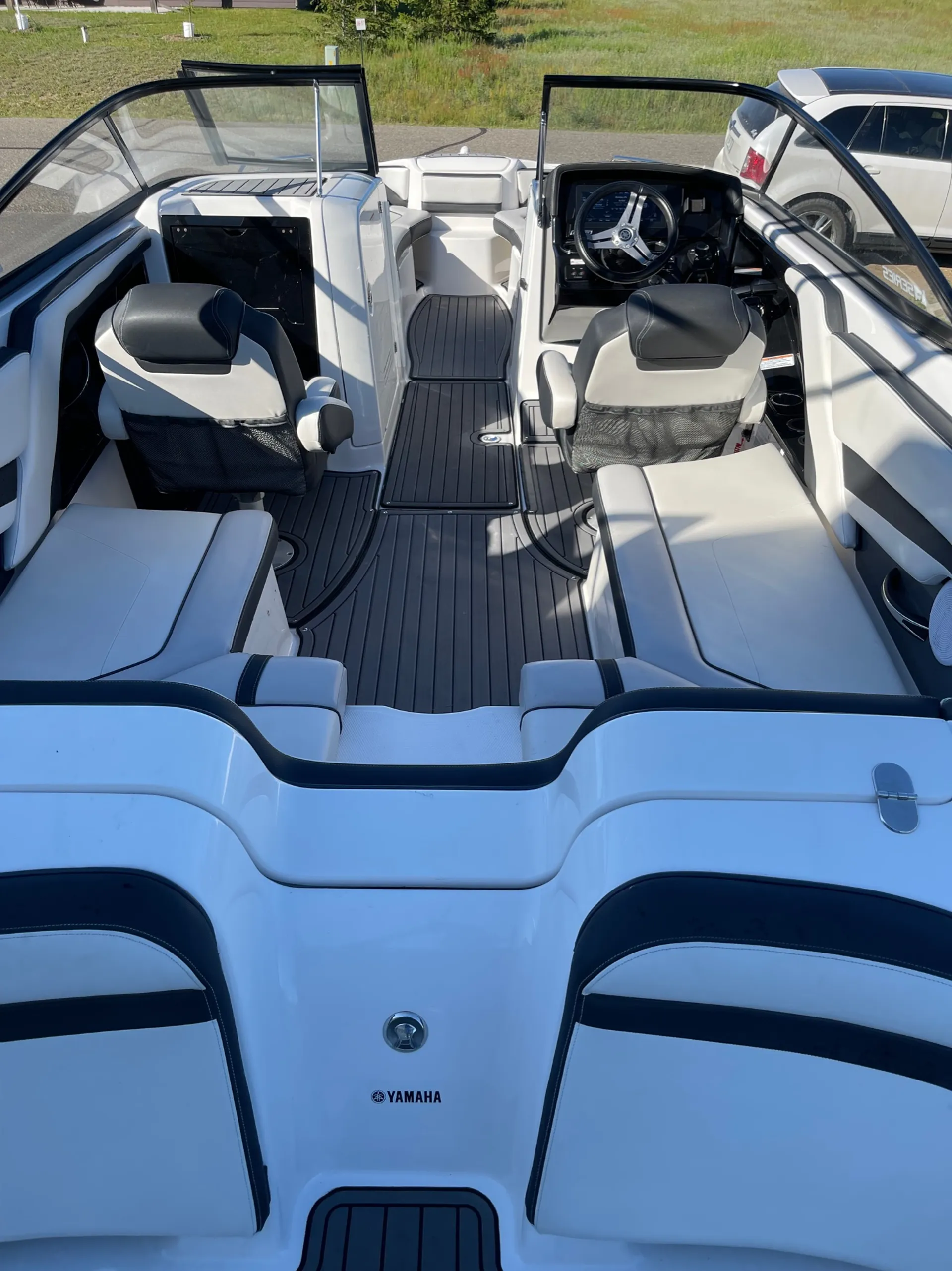 12 passenger Yamaha 242 Limited