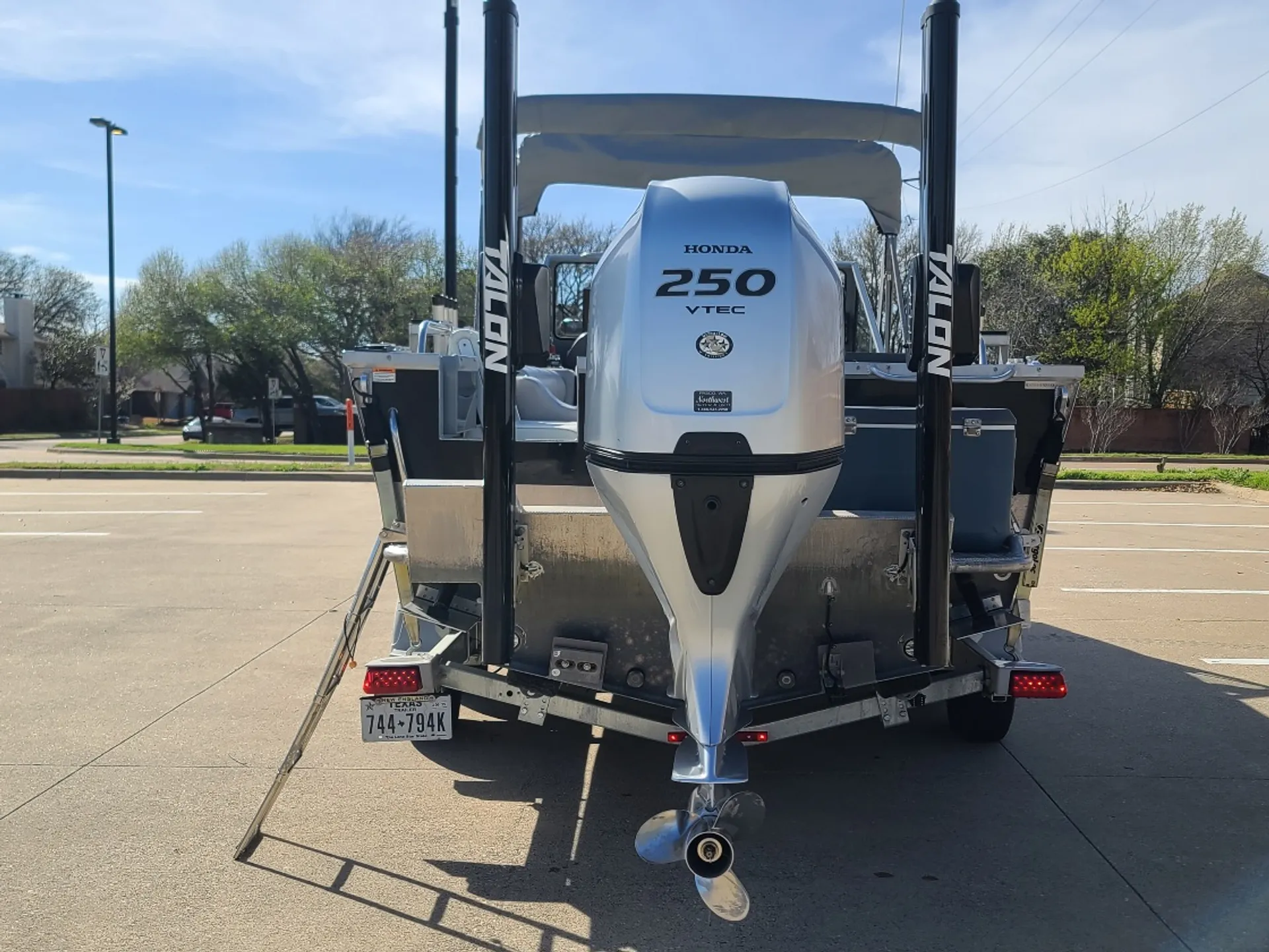 Hewescraft Oceanpro on lake Lewisville/Grapevine *FREE FLOATING MAT!!*