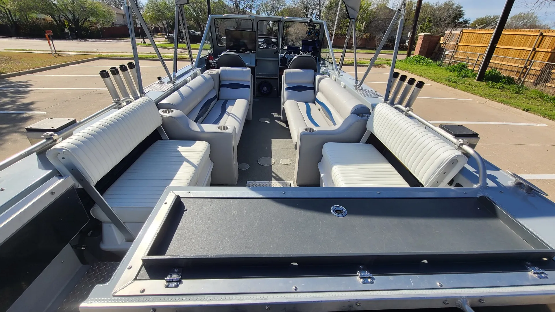 Hewescraft Oceanpro on lake Lewisville/Grapevine *FREE FLOATING MAT!!*