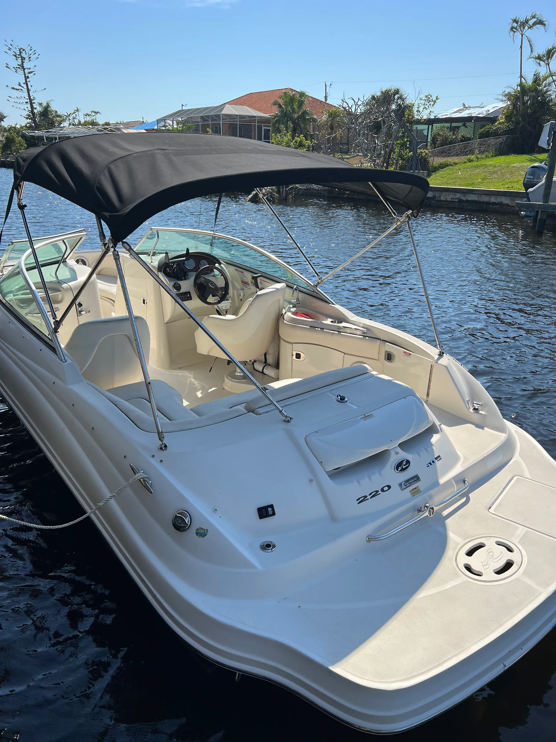 Sea Ray Boats 220 Sundeck in Cape Coral, FL — photo 4