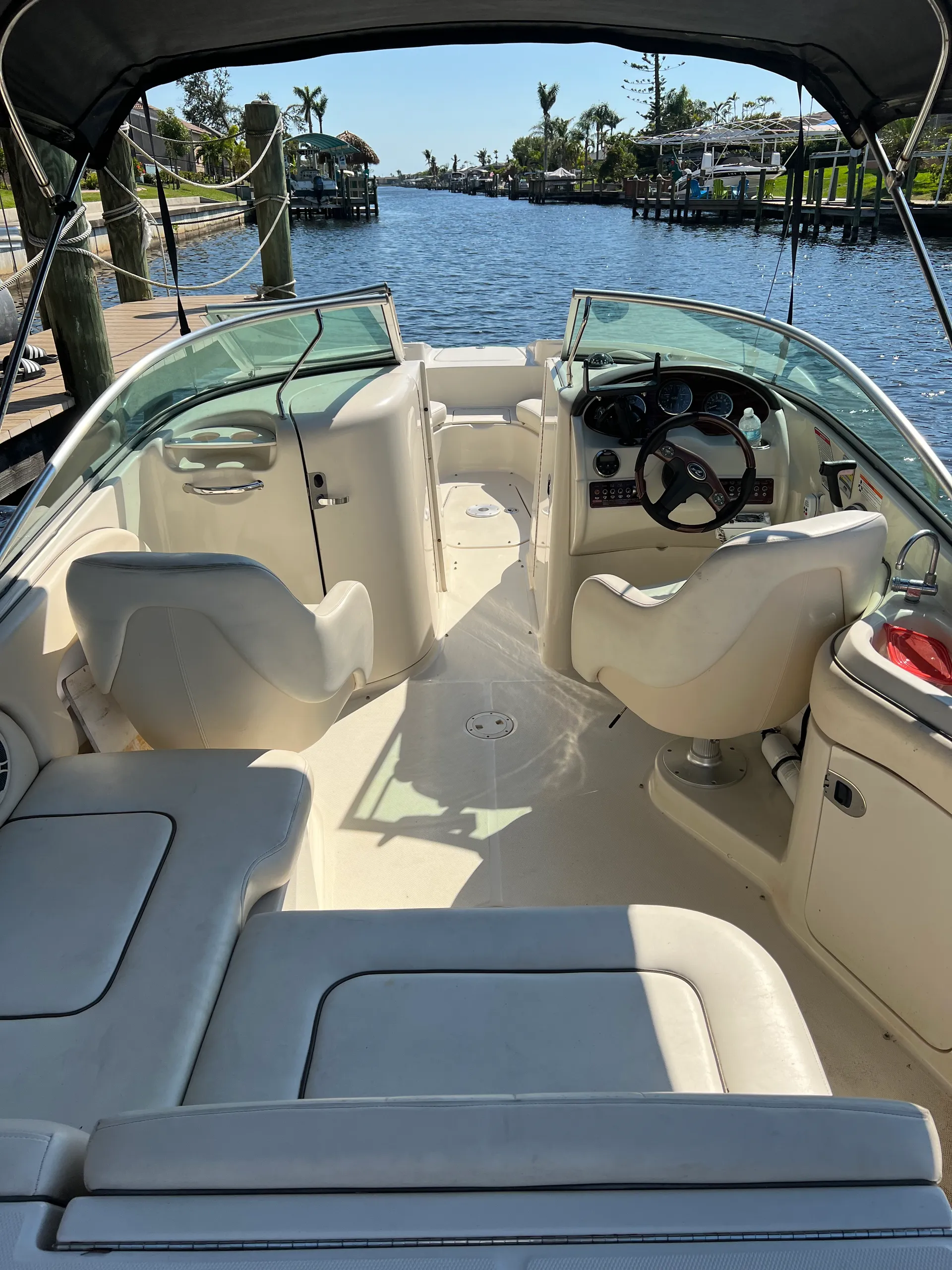 Sea Ray Boats 220 Sundeck in Cape Coral, FL — photo 3