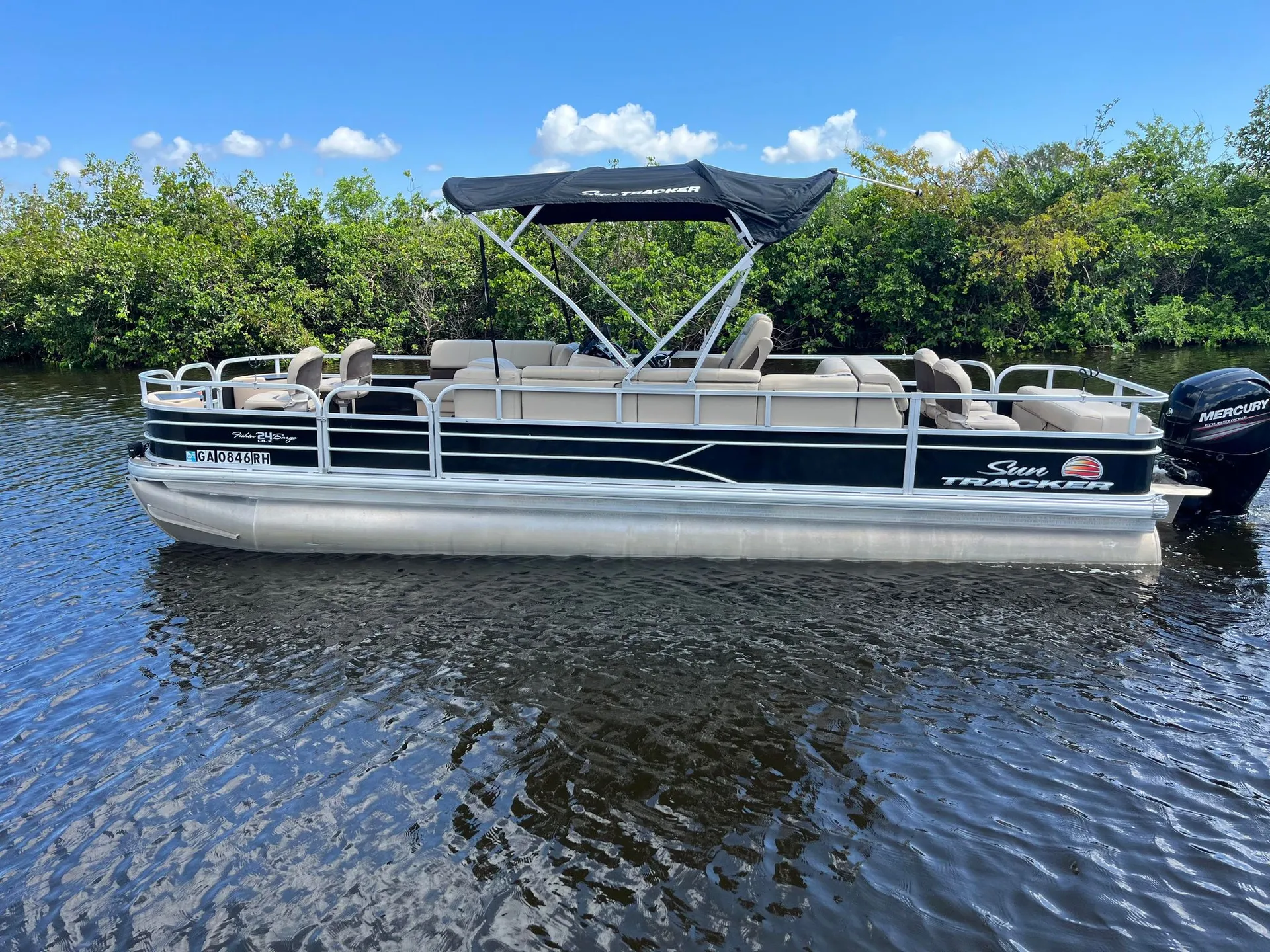 SUN TRACKER FISHIN' BARGE 22 DLX in Cape Coral, FL — photo 4