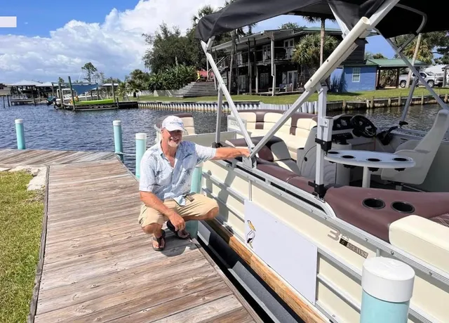 Rent a Lexington  pontoon in Panama City, FL near me