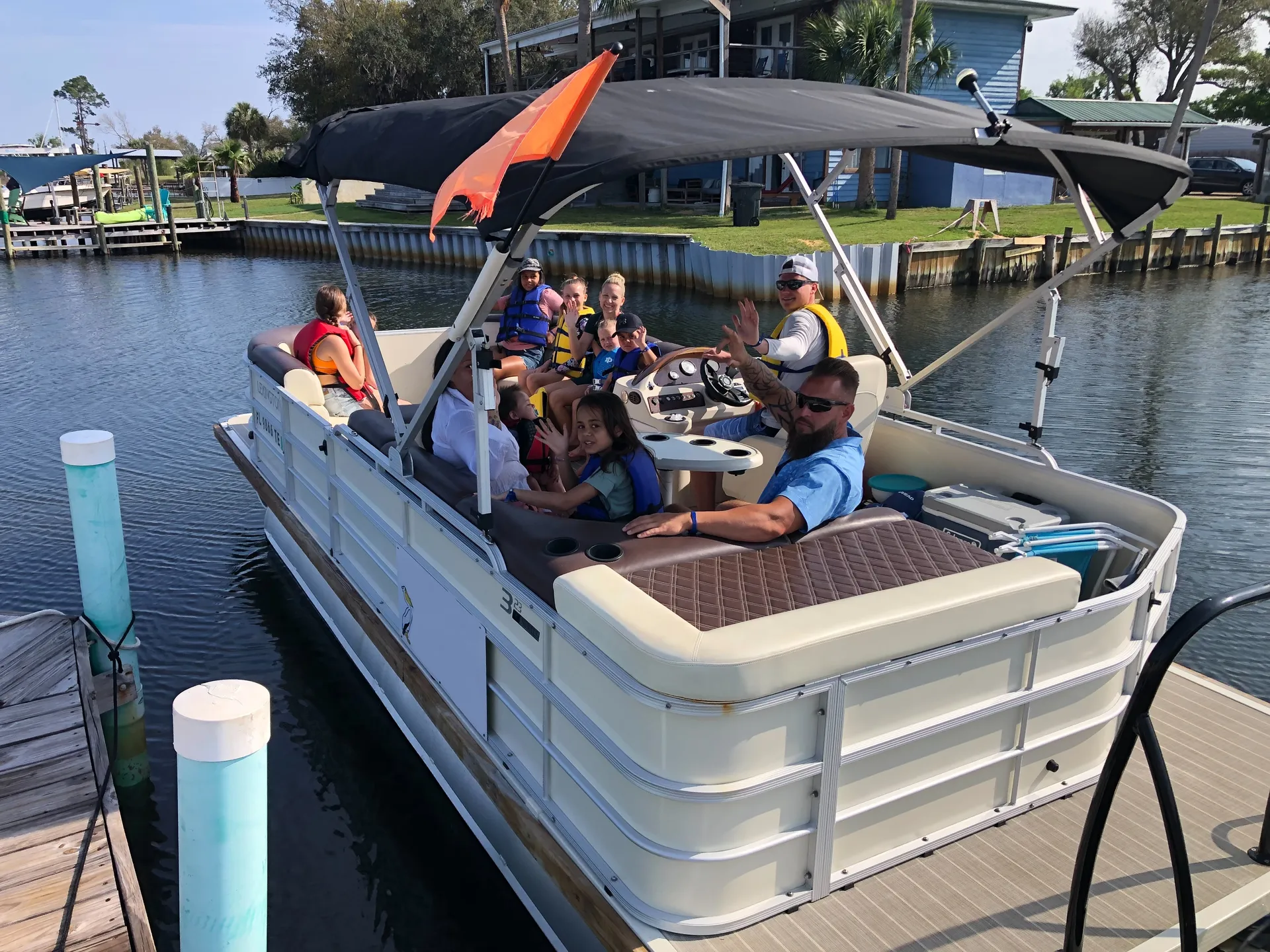 "Fun in the Sun" Best priced Pontoon - 12 ppl!