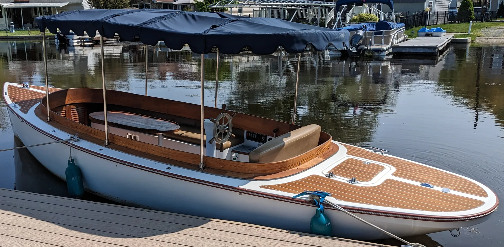 Canadian Electric Boats Fantail 217 in Andover, NJ — photo 2