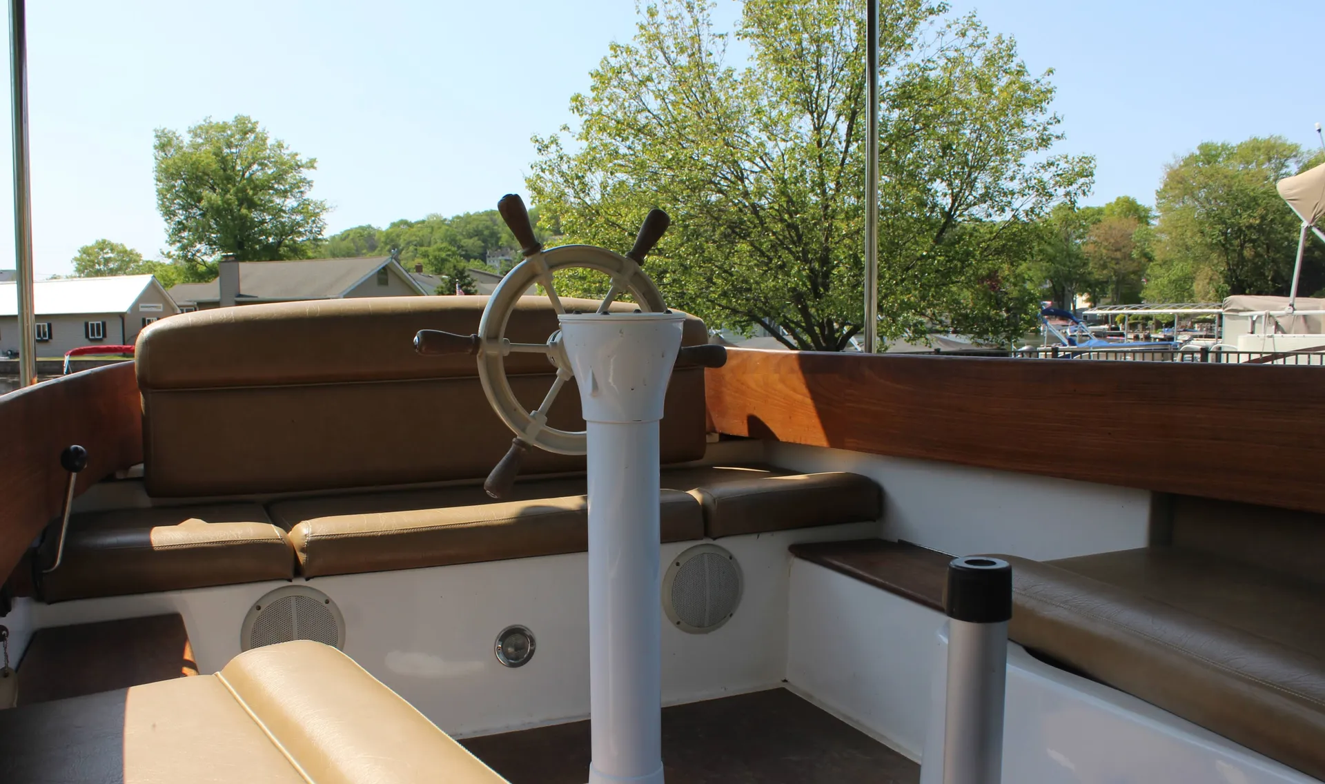 Canadian Electric Boats Fantail 217 in Andover, NJ — photo 5