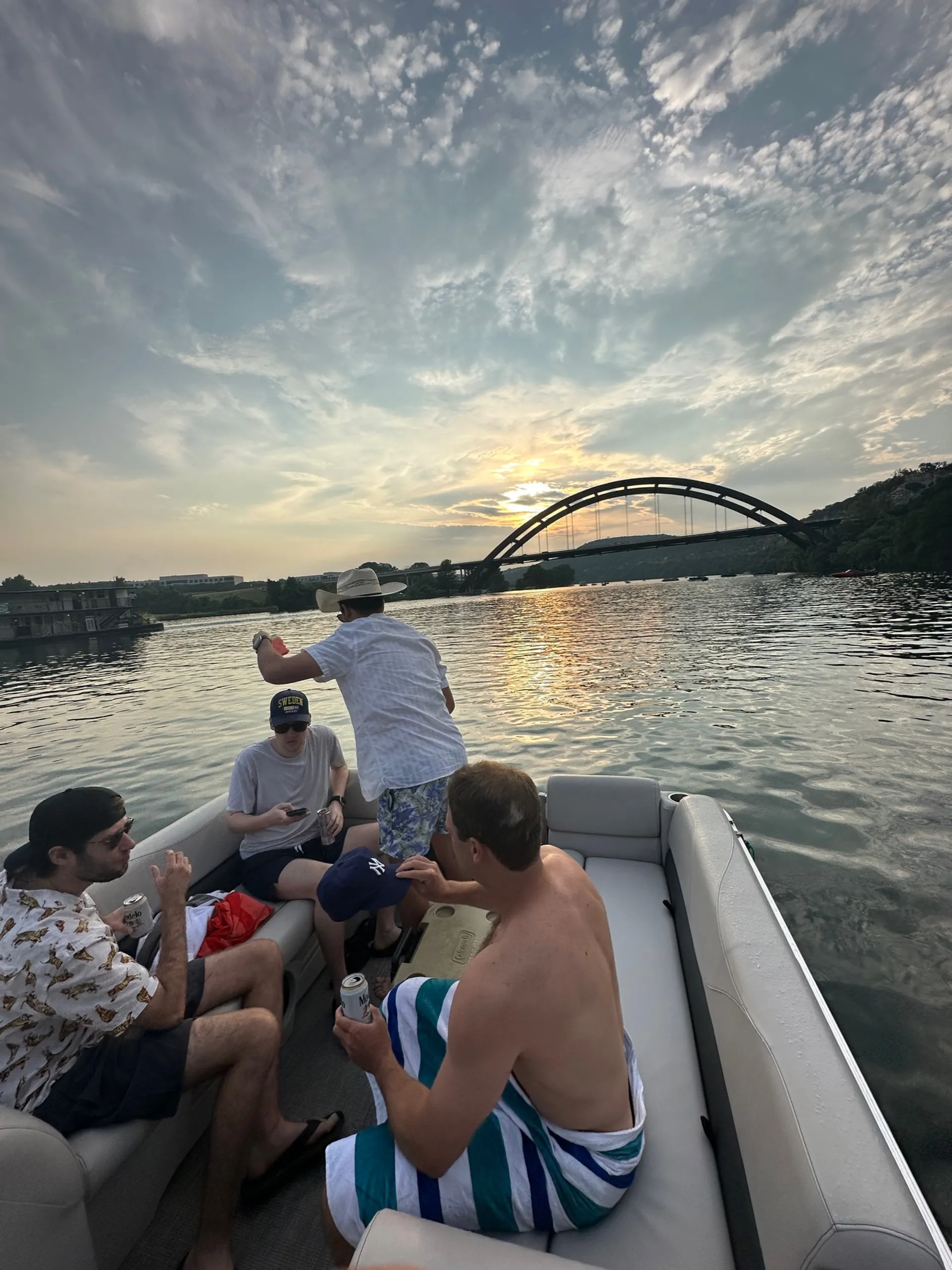 luxury Avalon pontoon Boat Cruise! Perfect for parties/families🎊🥂☀️