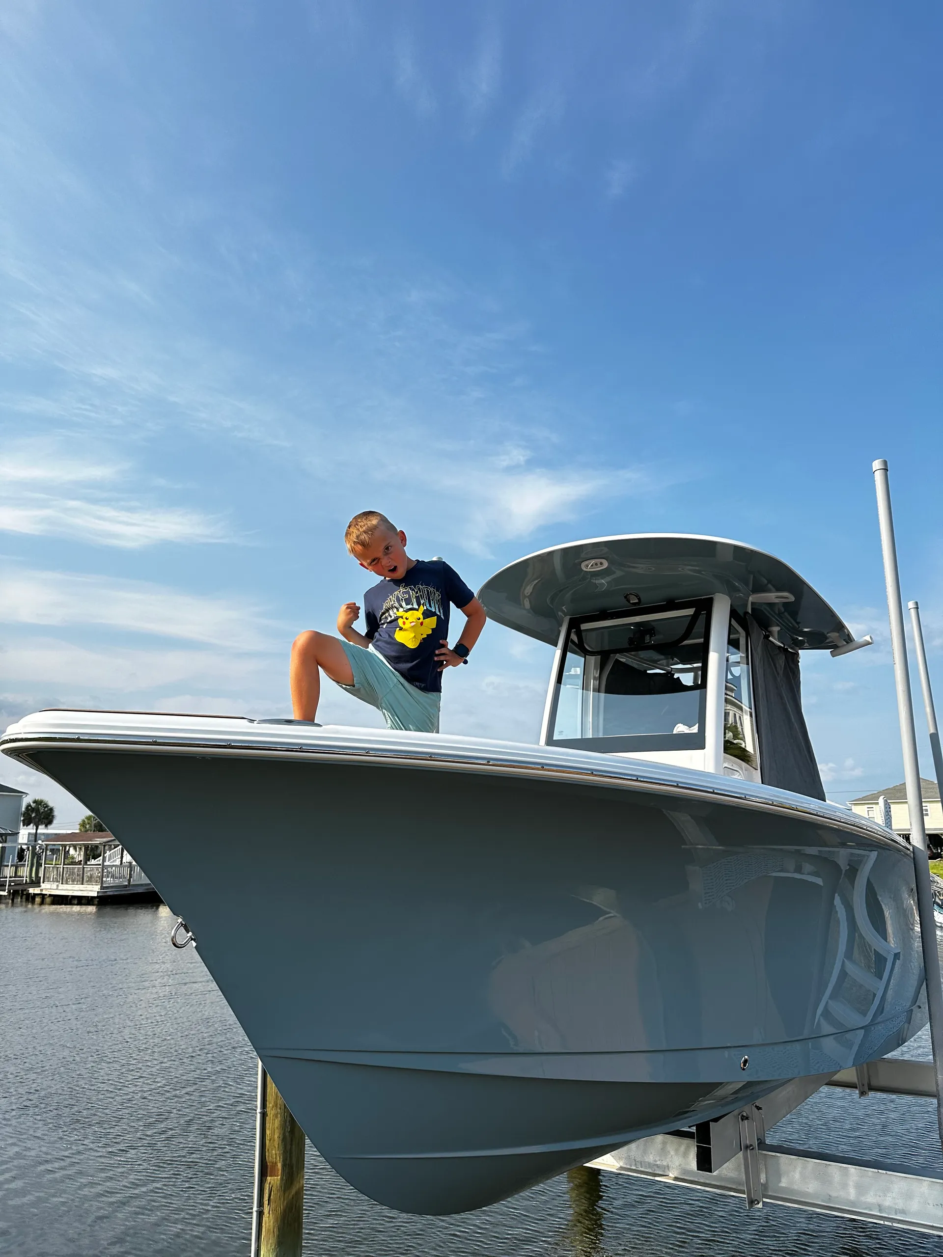 BEAUTIFUL NEW 24’ Sea Hunt Ultra W/Captain & Fuel- Seats 6