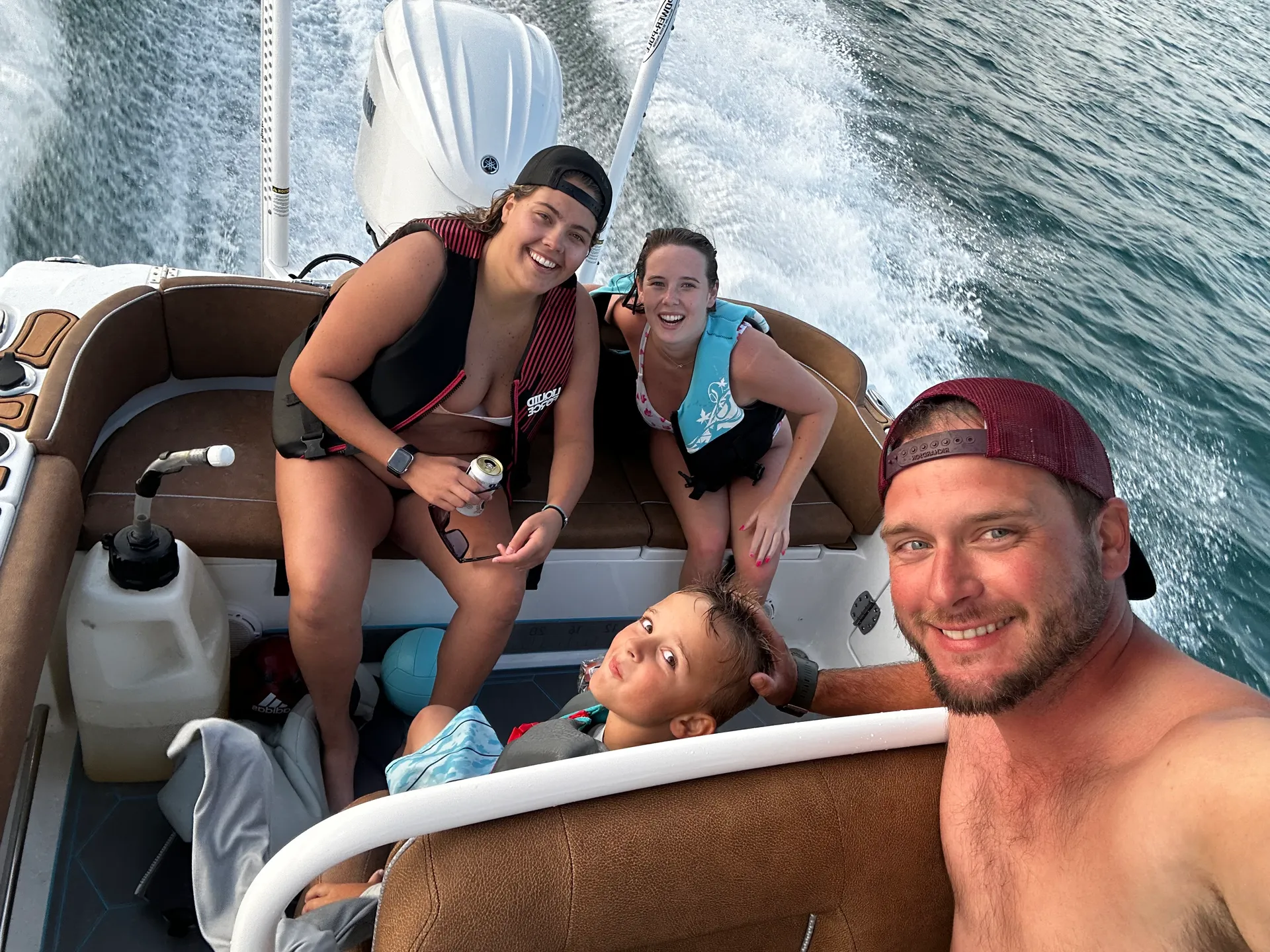 BEAUTIFUL NEW 24’ Sea Hunt Ultra W/Captain & Fuel- Seats 6