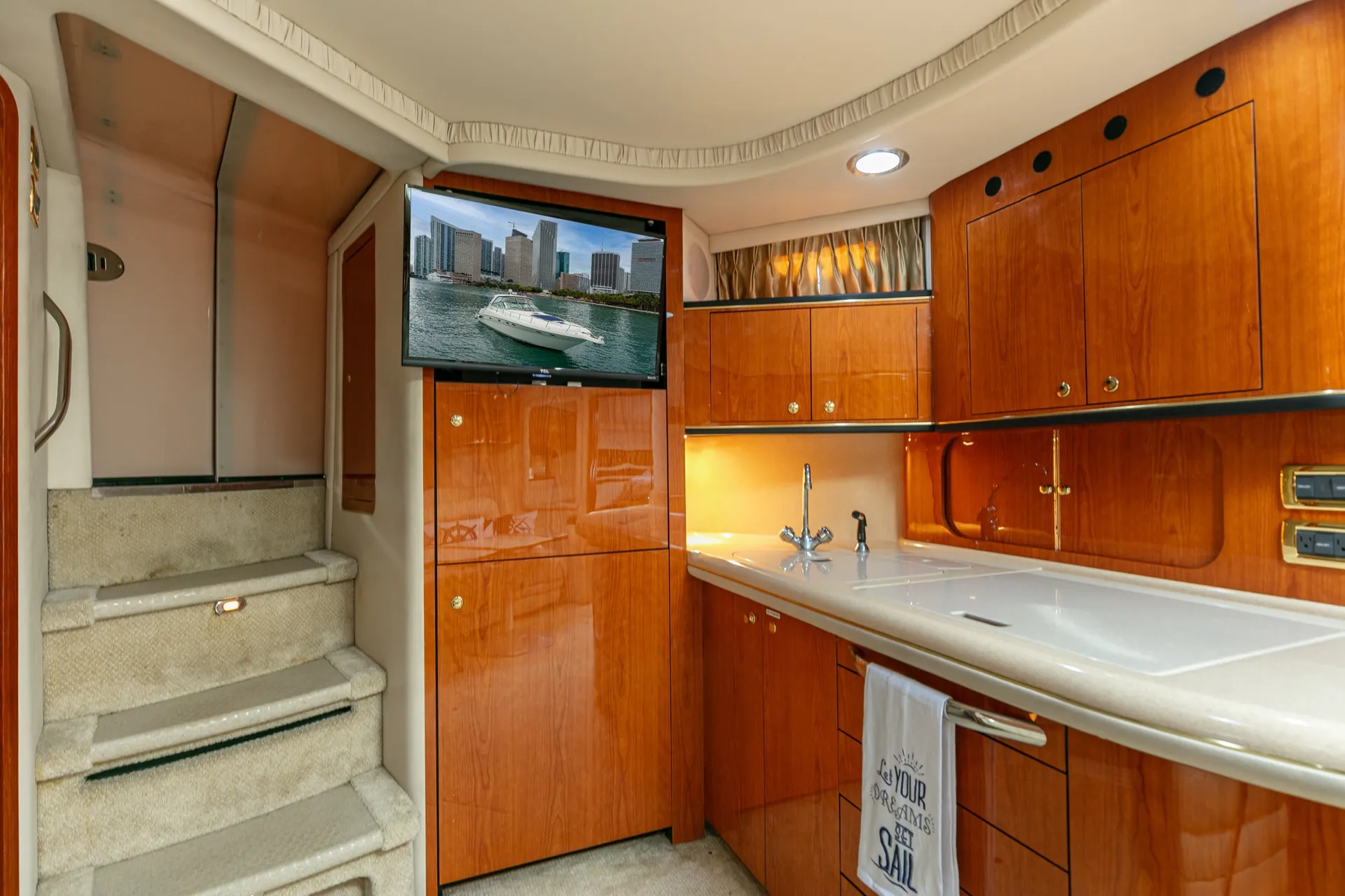 FORT LAUDERDALE'S 50’ PARTY YACHT 