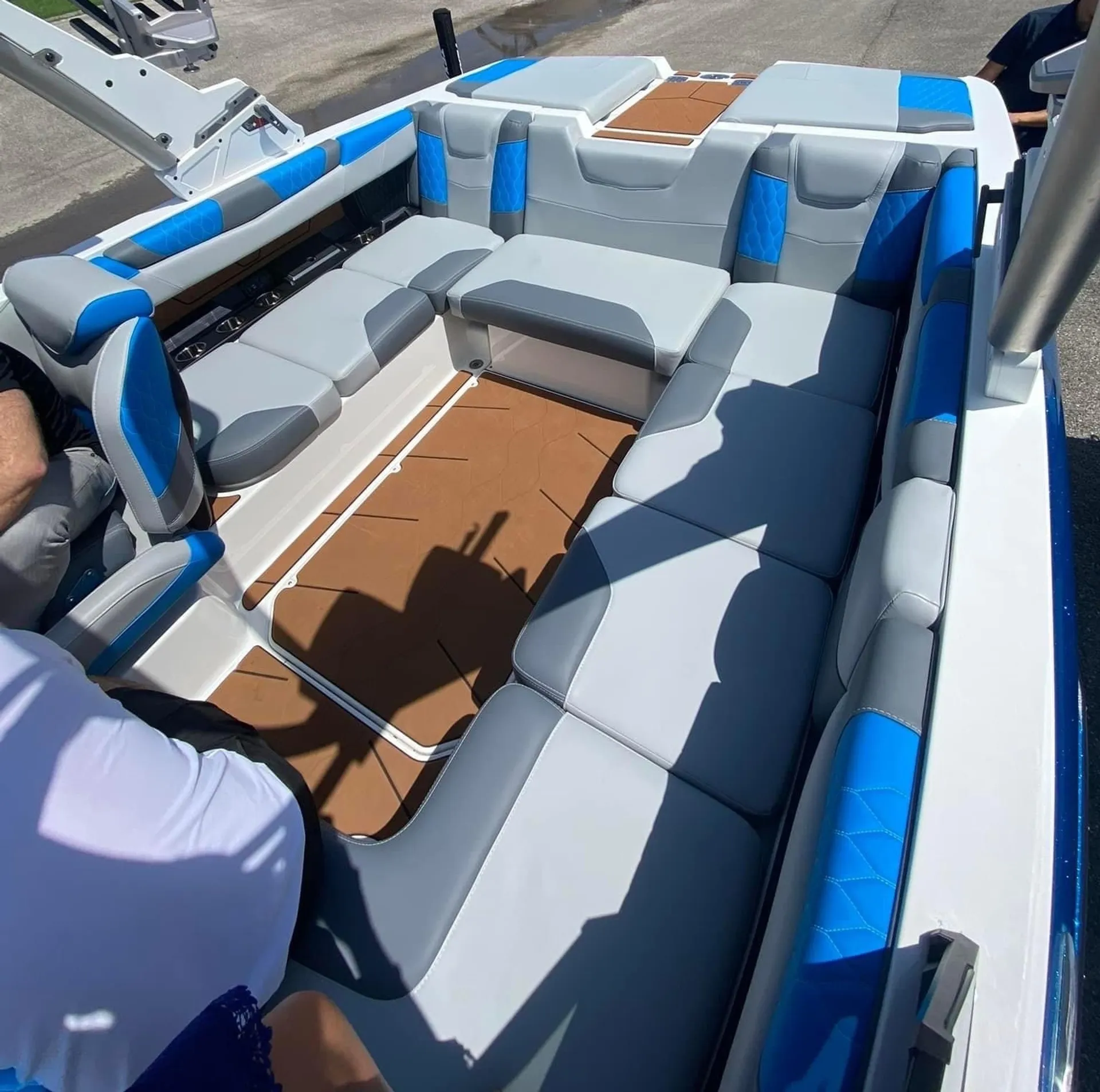 MALIBU BOATS M220 in Austin, TX — photo 3