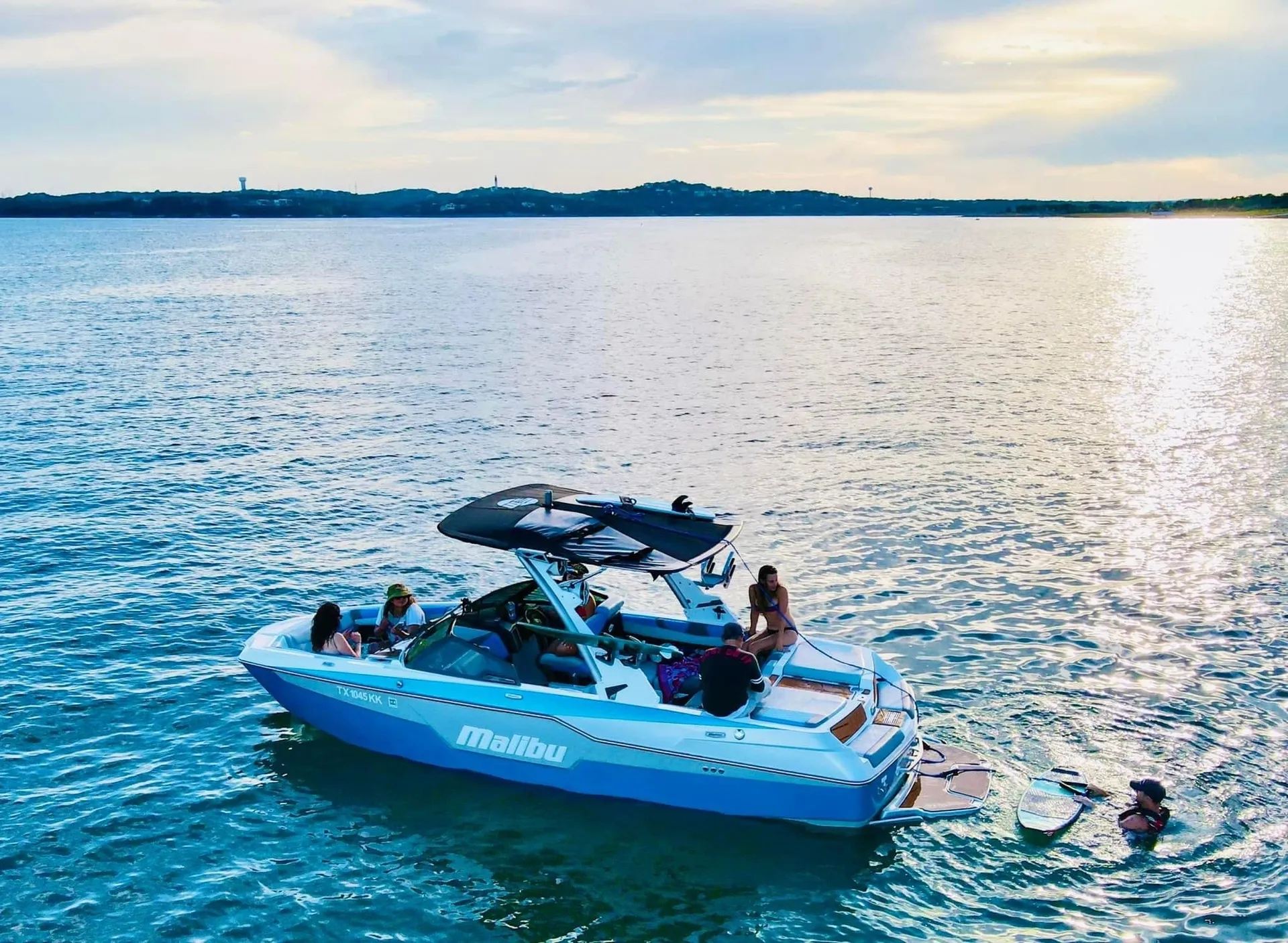 MALIBU BOATS M220 in Austin, TX — photo 7