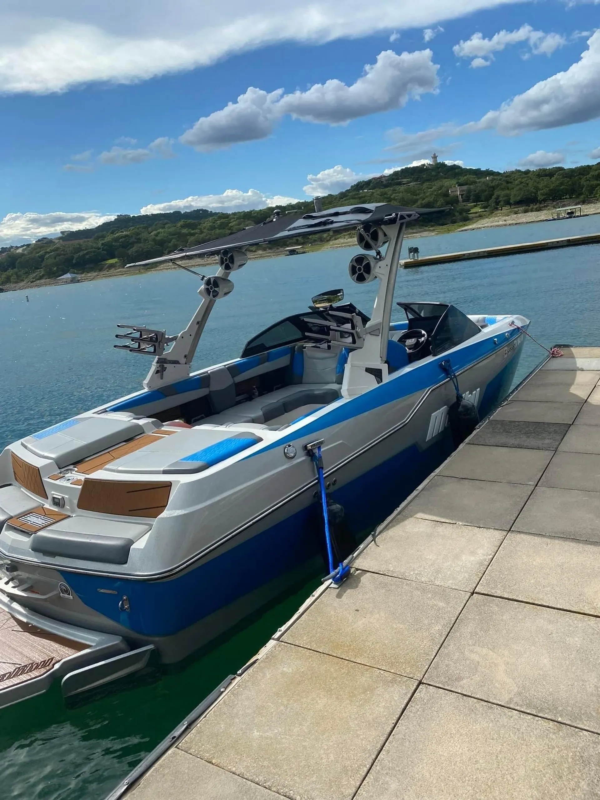 MALIBU BOATS M220 in Austin, TX — photo 5