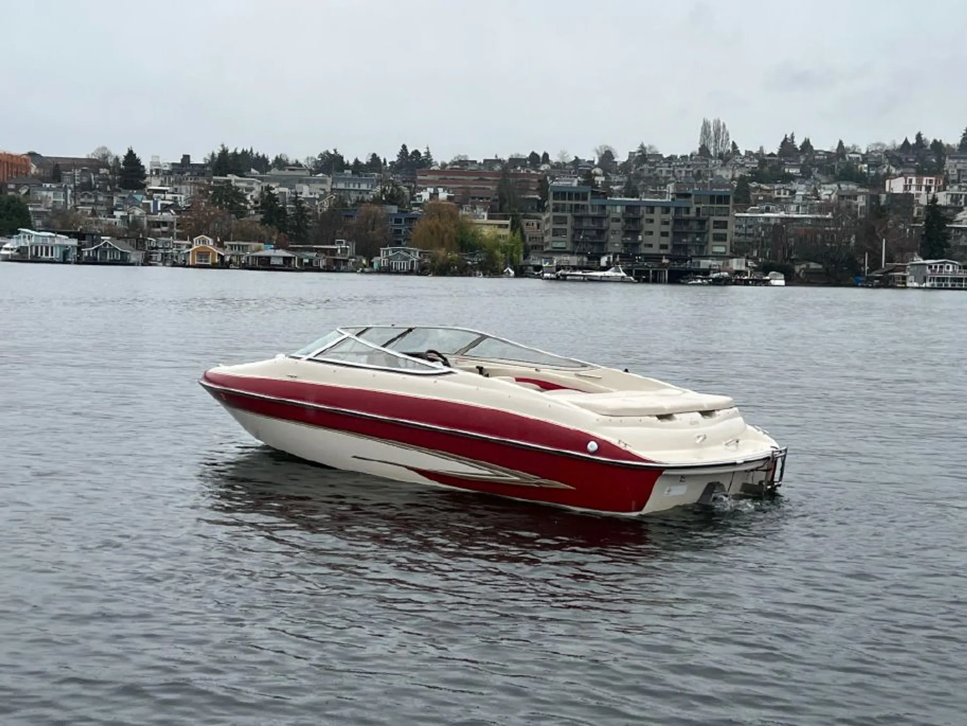 Fast and Fun 20' Glastron Bowrider on Lake Union/Lake Washington